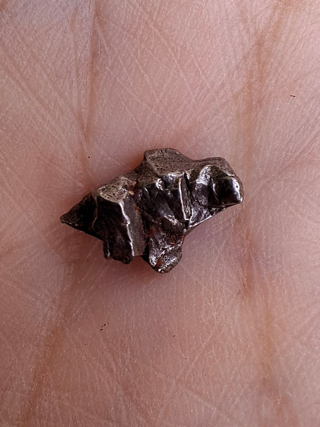 Campo del Cielo, 0.95g, Nickel Iron Meteorite (Ref: C2)