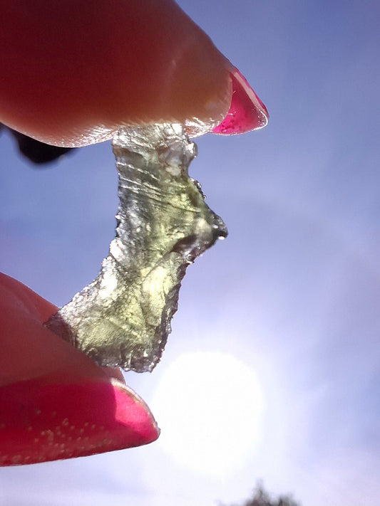 Moldavite Piece, 0.69g, Tektite (Ref: 1486)