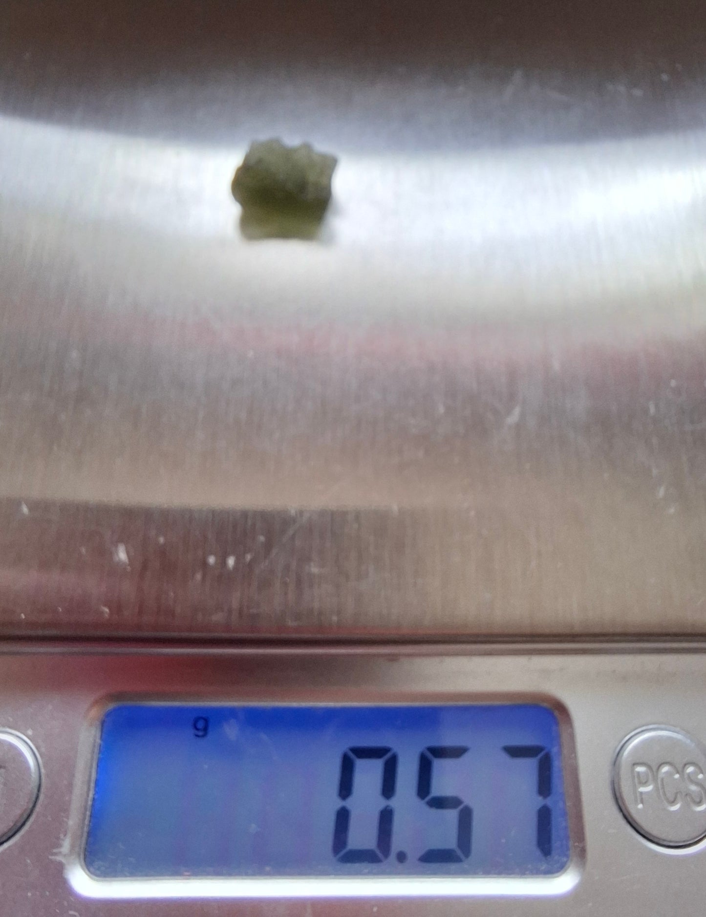 Moldavite Piece, 0.57g, Tektite (Ref: 1439)