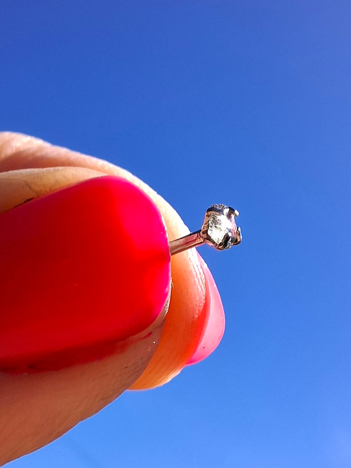 Moldavite (raw) NOSE STUD, 18G, L Shape, Surgical steel, Tektite (Ref: N9)