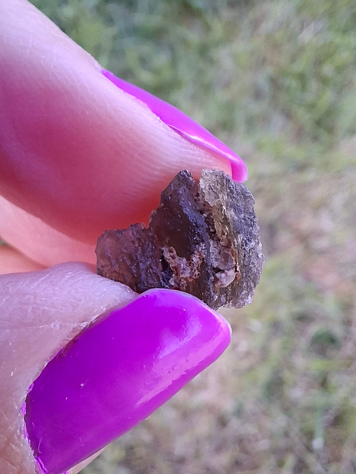 Moldavite Piece, 0.65g, Tektite (Ref: 1459)
