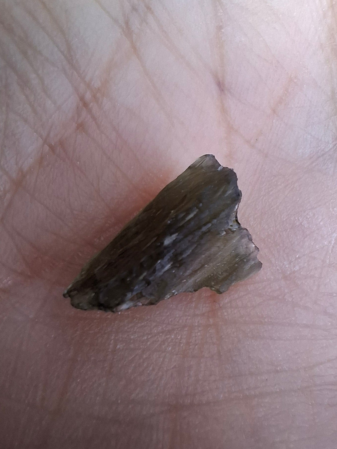 Moldavite Piece, 0.64g, Tektite (Ref: 1424)