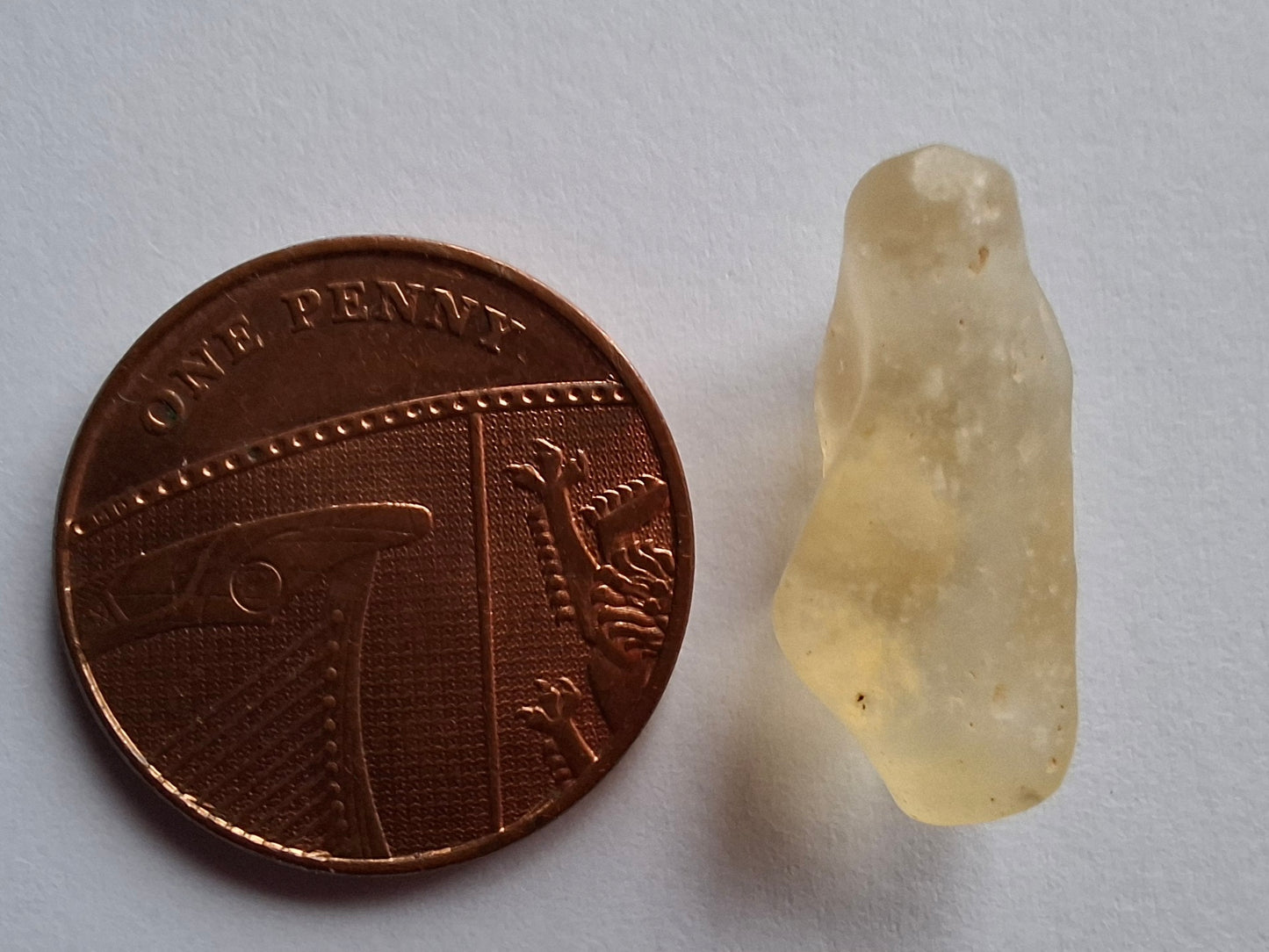 Libyan Desert Glass small Piece, 1.50g, Tektite