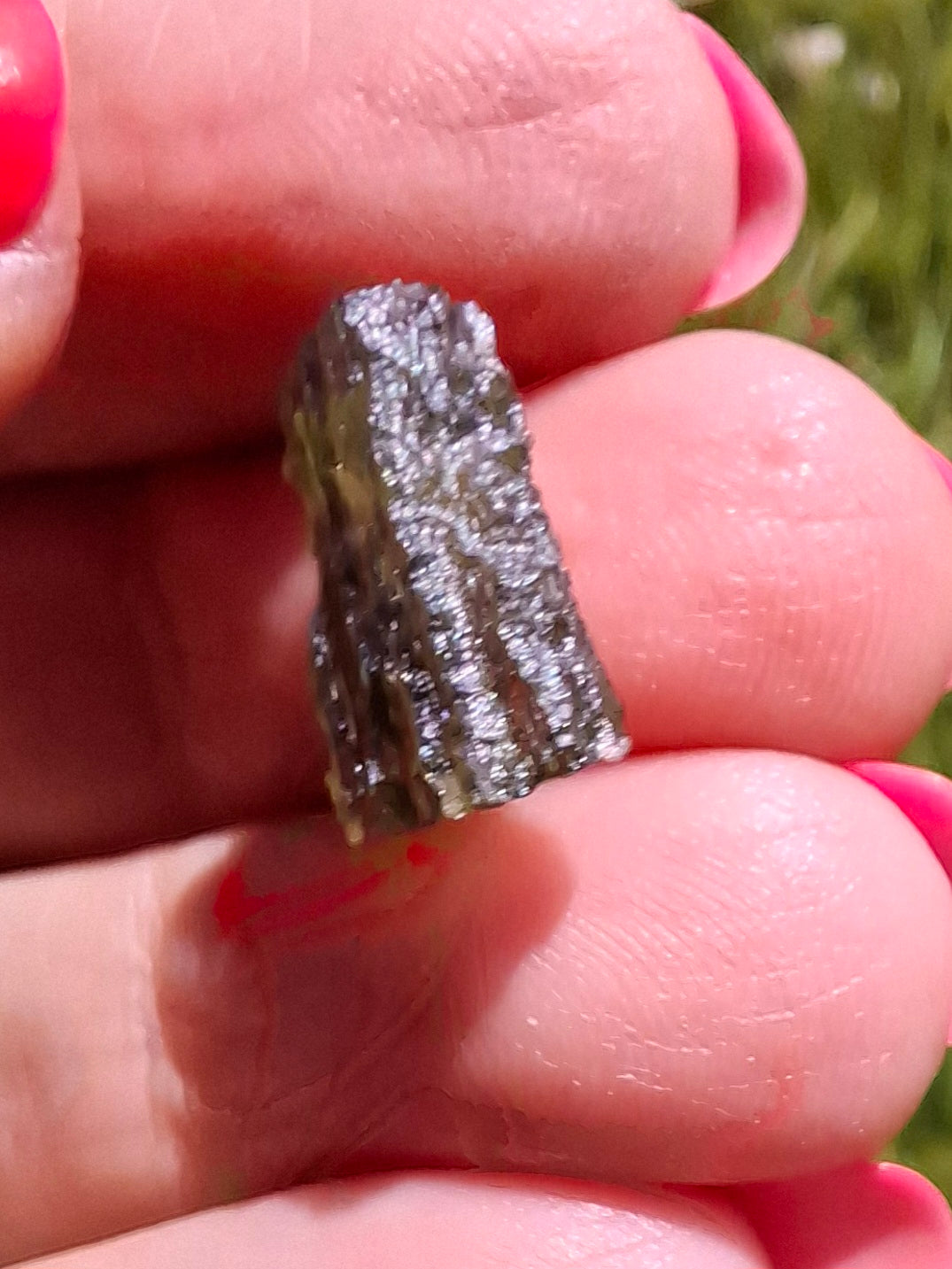 Moldavite Piece, 0.65g, Tektite (Ref: 1410)