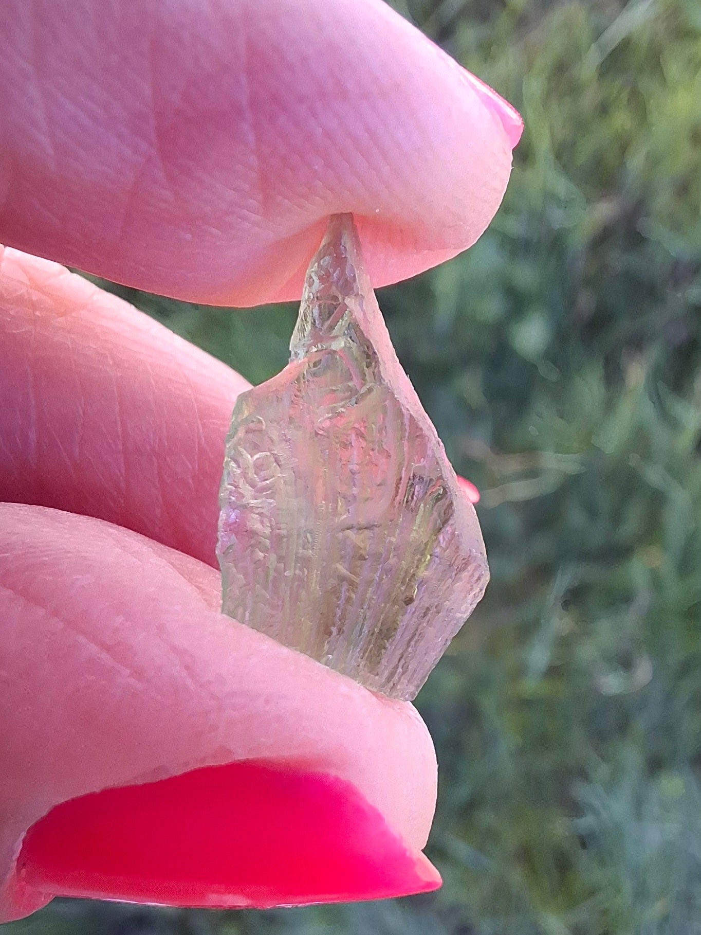 Moldavite Piece, 0.65g, Tektite (Ref: 1404)