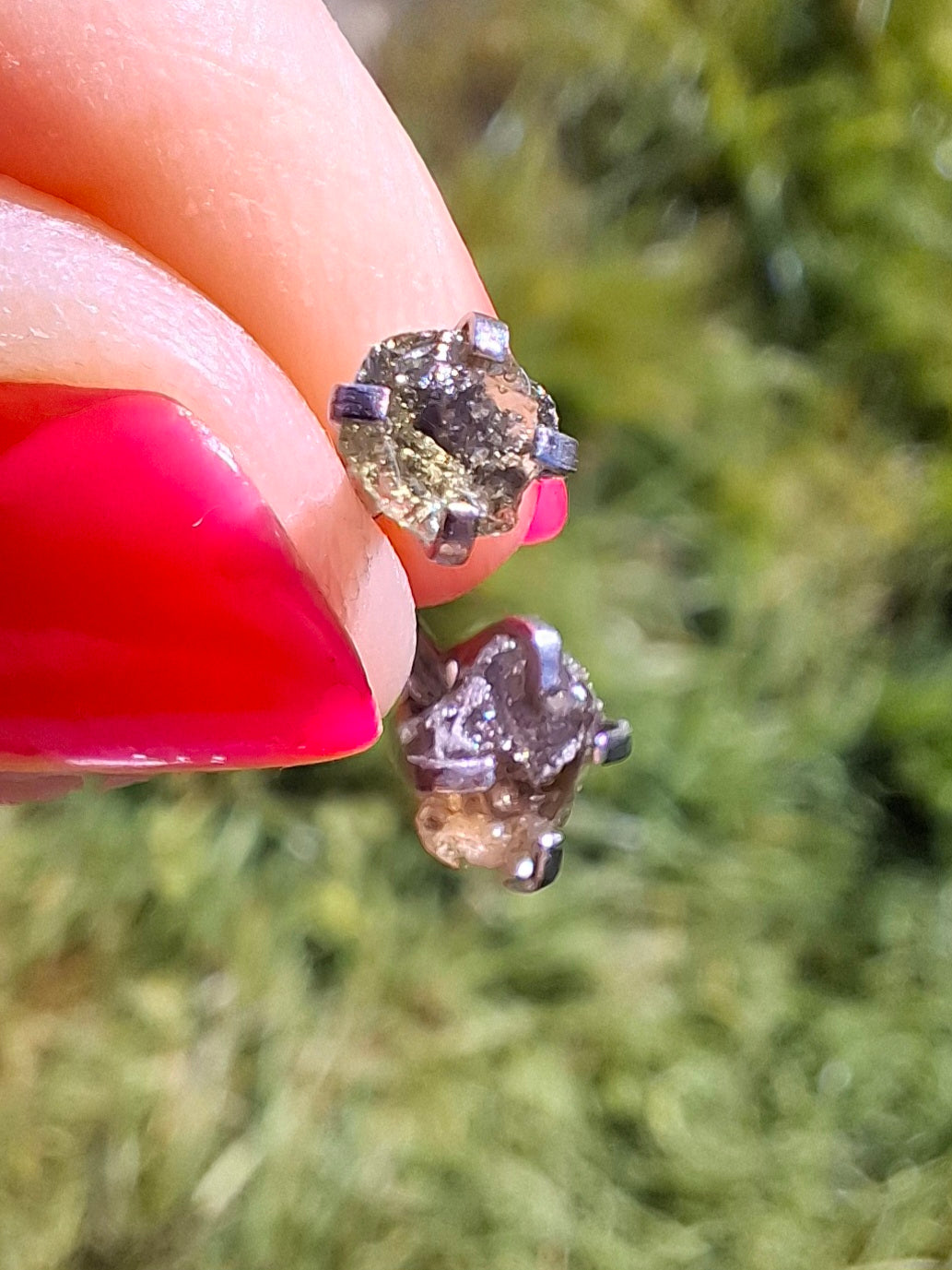Moldavite (raw) BELLY BAR, 14G, Surgical Steel, Tektite (Ref: BB2)