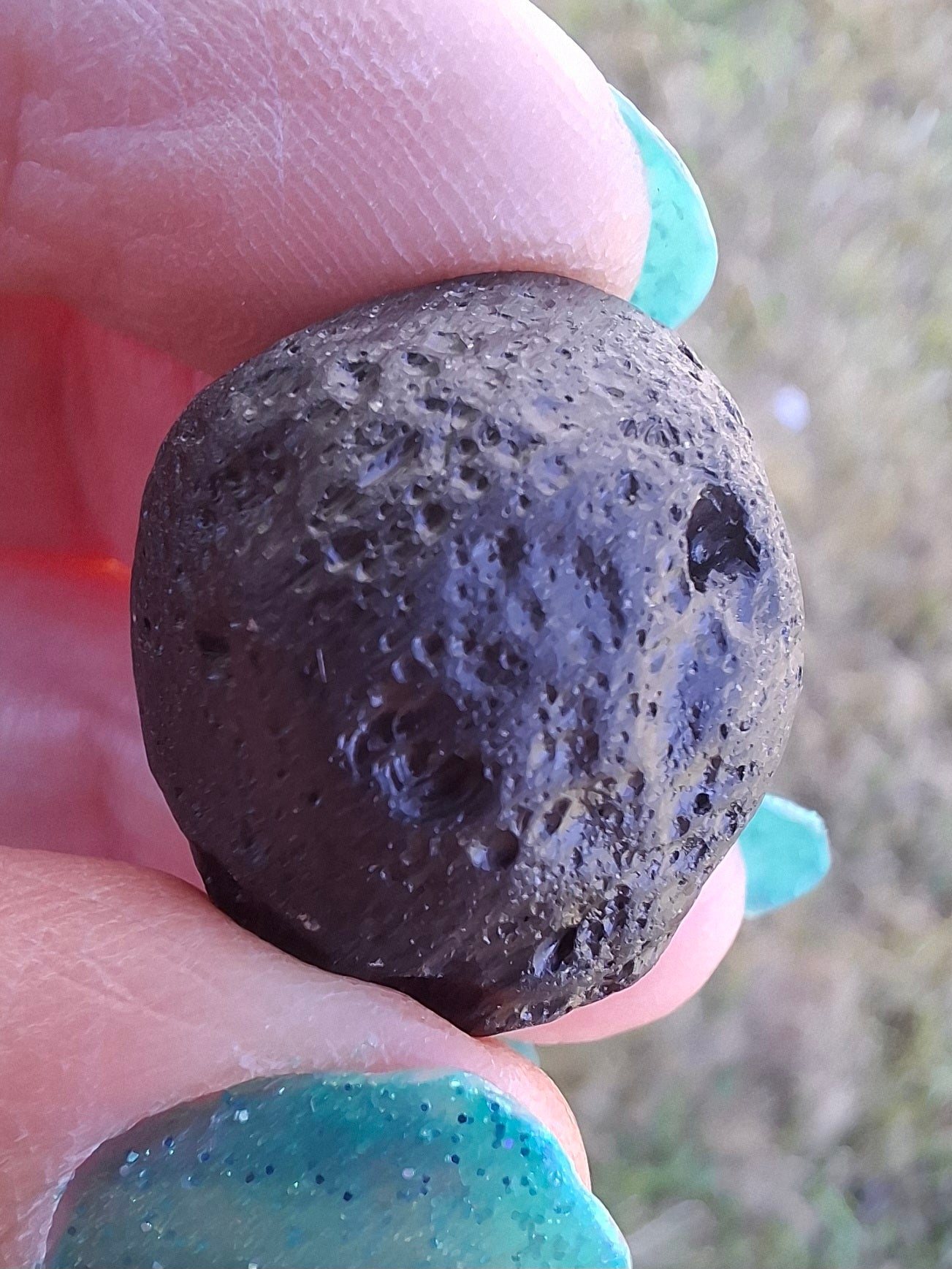Philippinite (Rizalite), 9.75g, Tektite