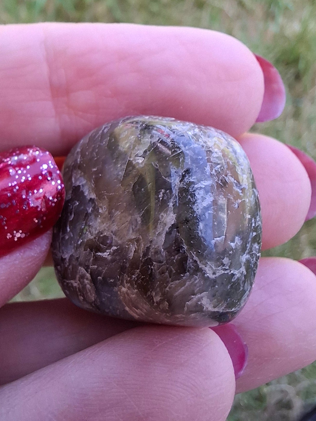 Labradorite, Tumble Stone, Crystal (Ref: T211)