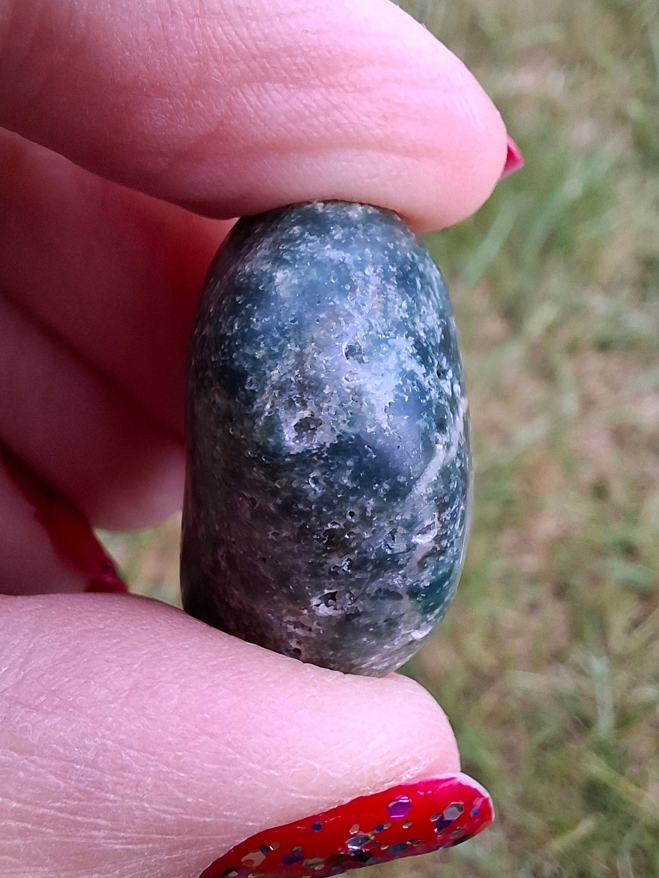 Green Moss Agate, Tumble Stone, Crystal (Ref: T172)