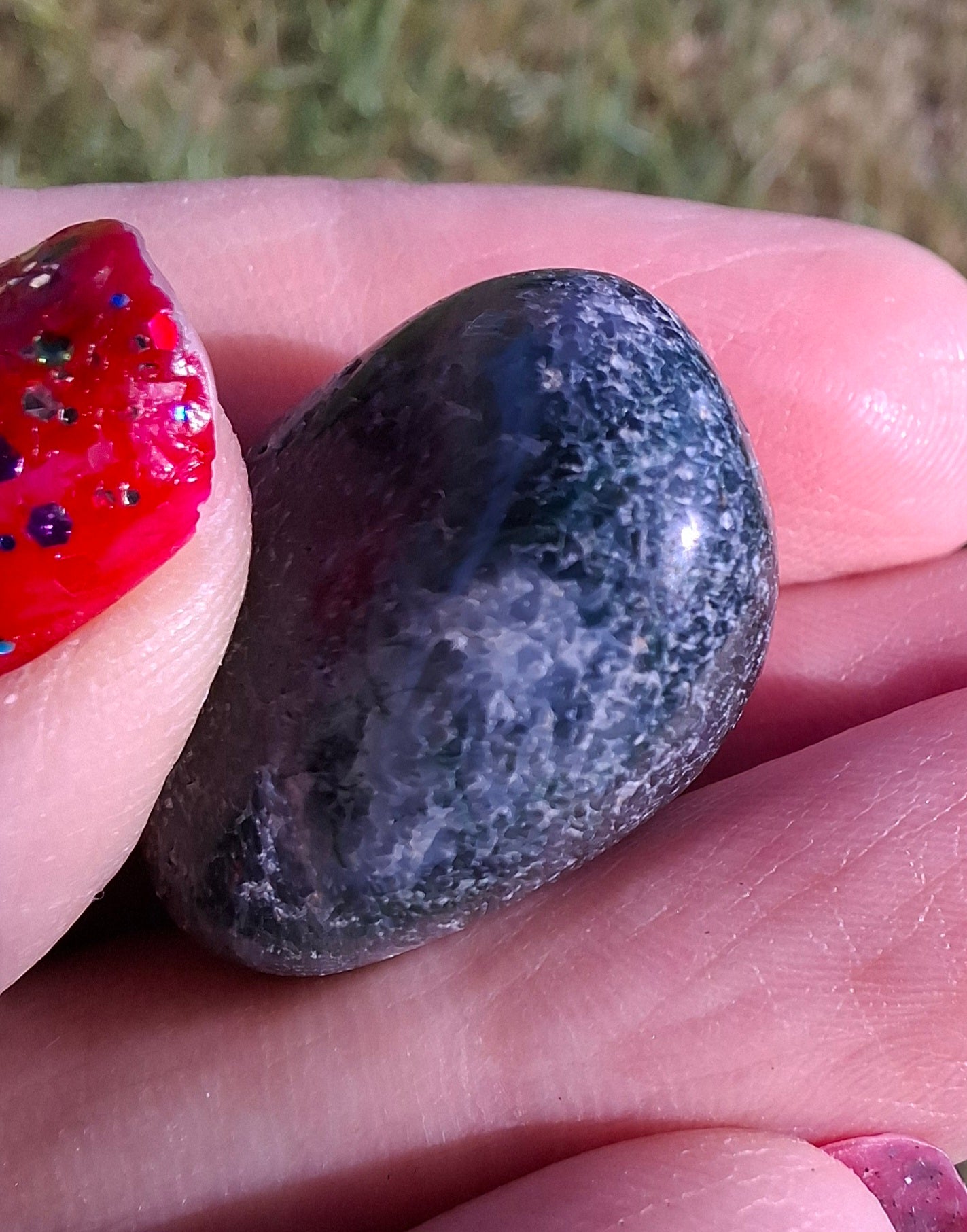Green Moss Agate, Tumble Stone, Crystal (Ref: T171)