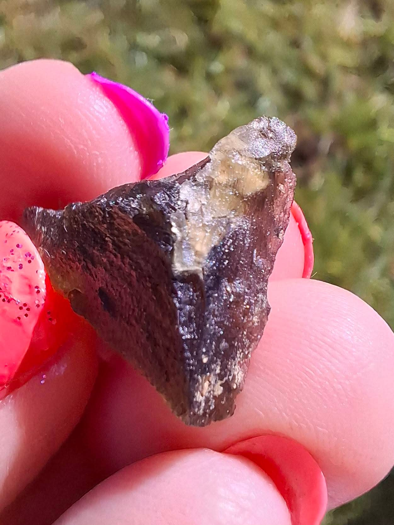 Moldavite Piece, 2.28g, Tektite (Ref: 1301)