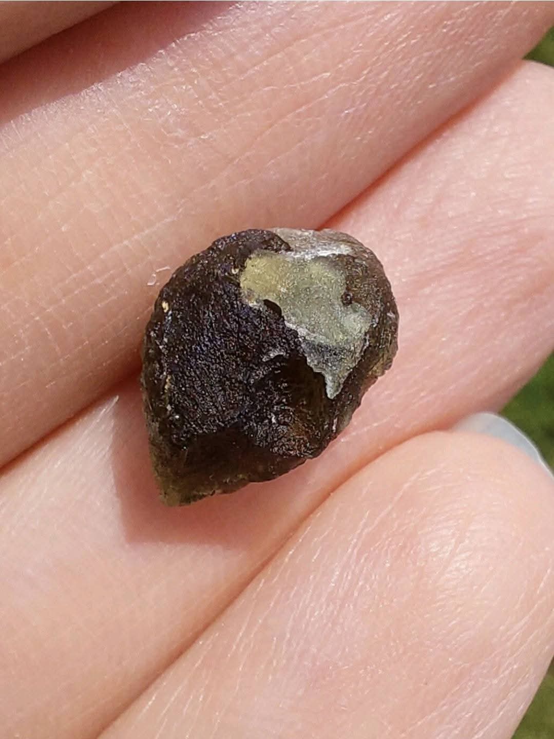 Moldavite Piece, 0.90g, Tektite (Ref: E209)