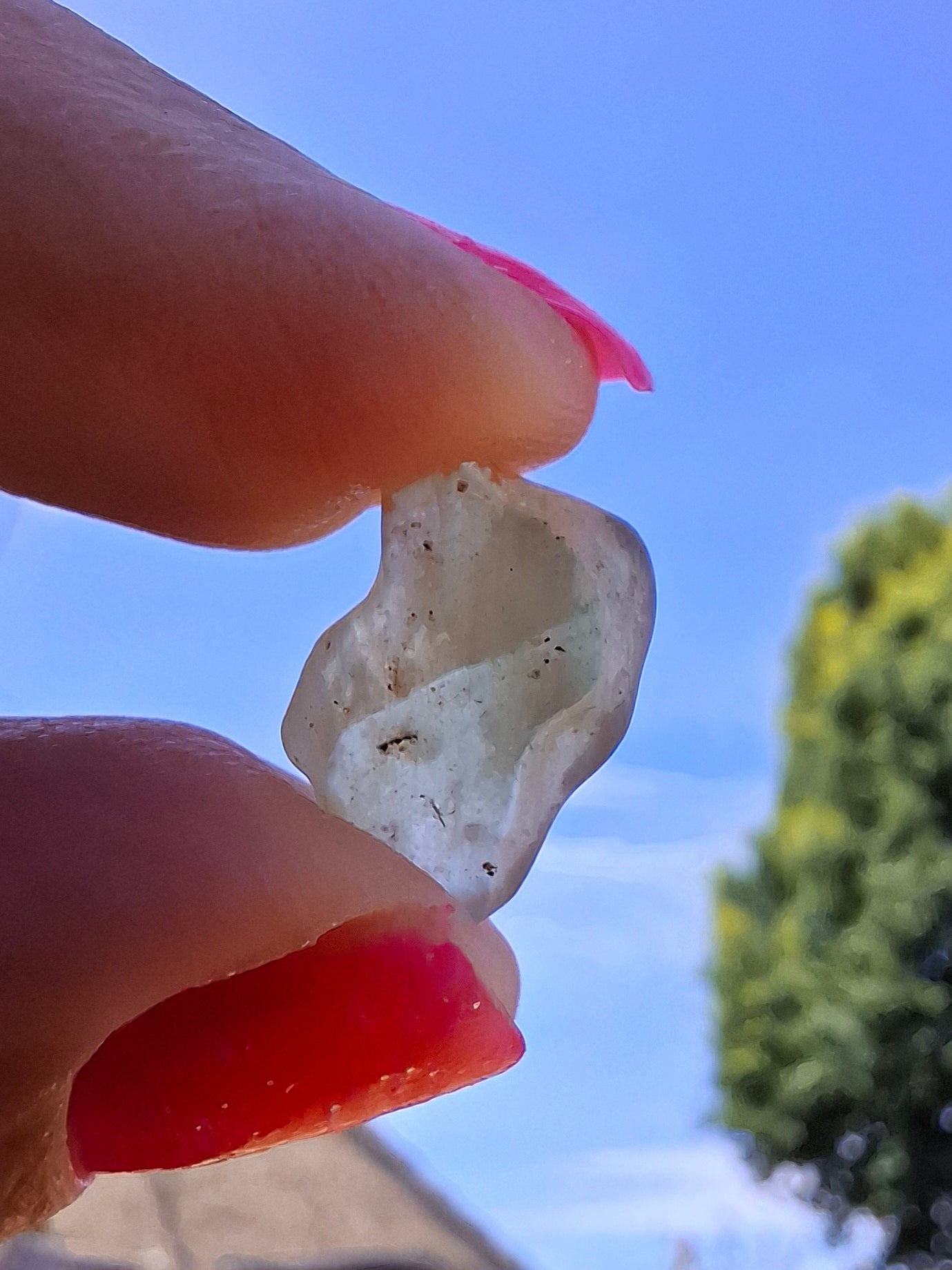 Libyan Desert Glass (darker) Piece, 0.95g, Tektite (Ref: L1363)