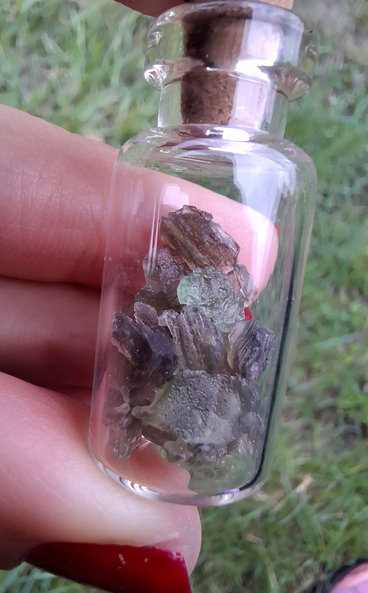 Moldavite Chips (2.00g) in 3ml Bottle, Tektite (Ref: B42)