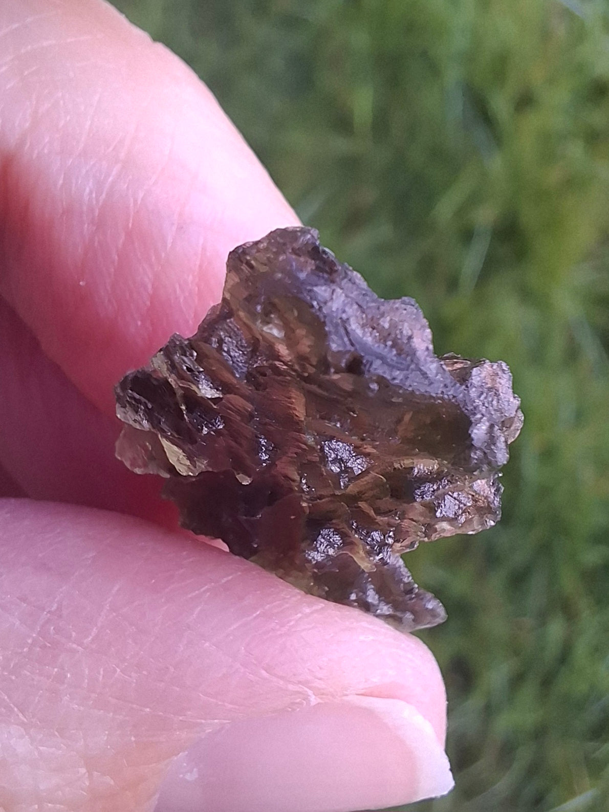 Moldavite Piece, JEZKOVNA BESEDNICE, 1.69g, Tektite (Ref: 1268)