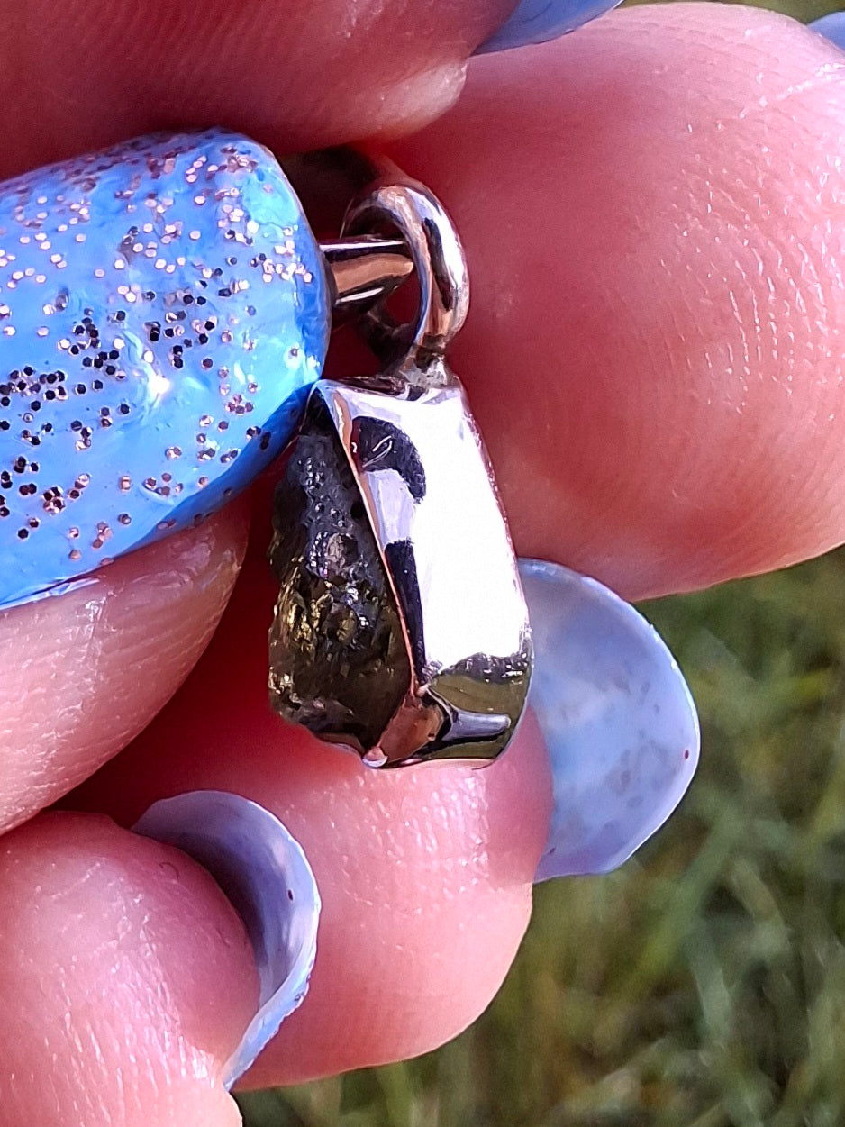 Moldavite Pendant, 925 Silver, Tektite (Ref: P62)