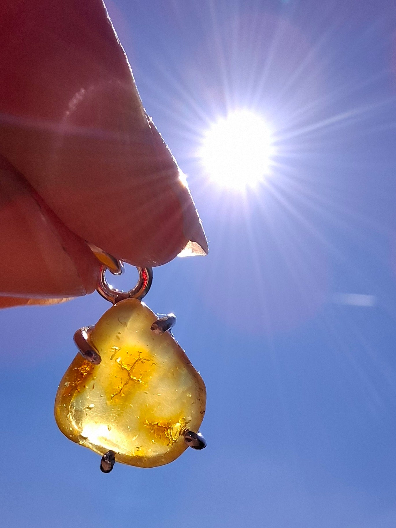Baltic Amber Pendant, 925 Silver, Fossil (Ref: AP28)