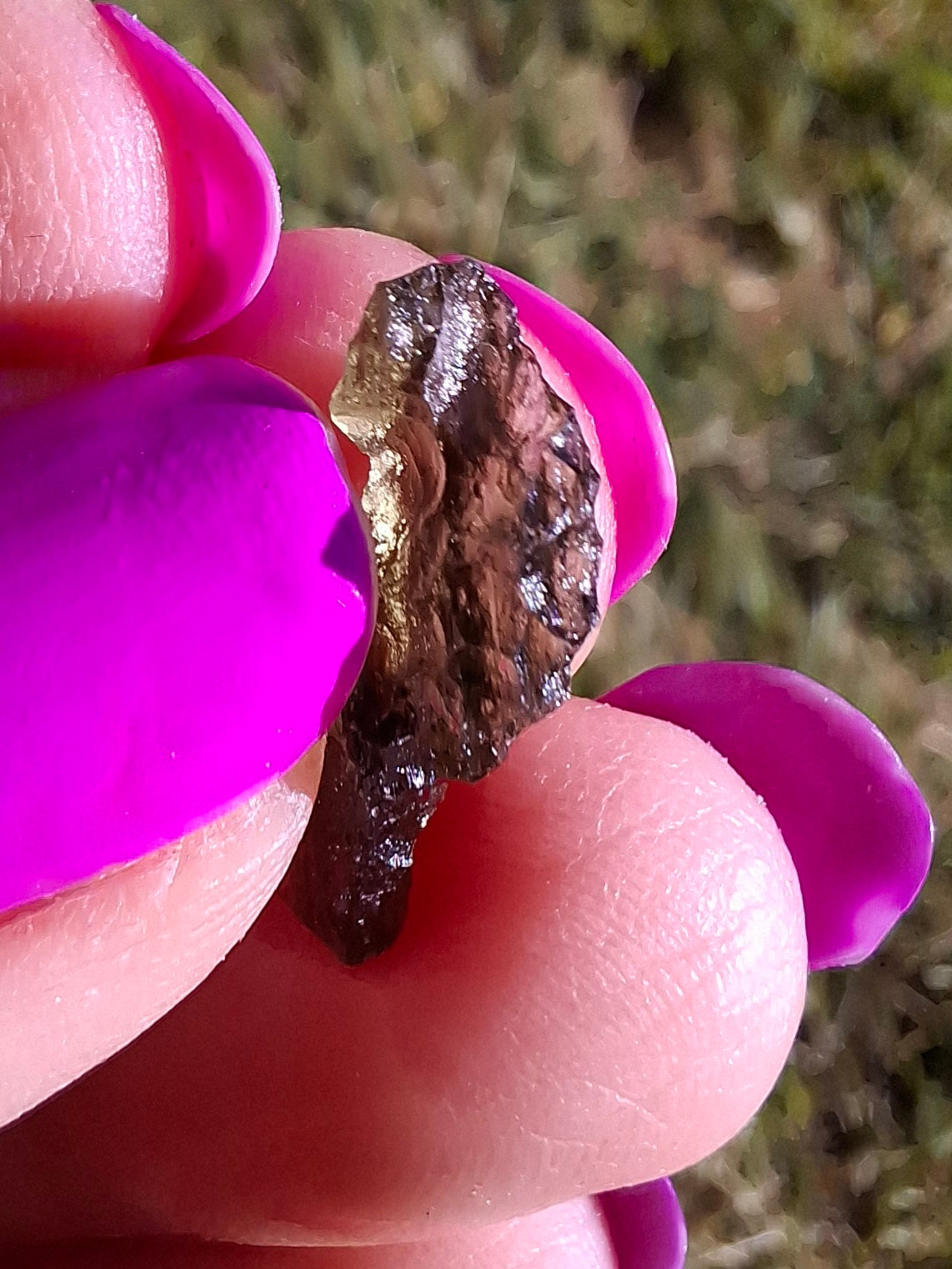 Moldavite Piece, 0.61g, Tektite (Ref: 1457)