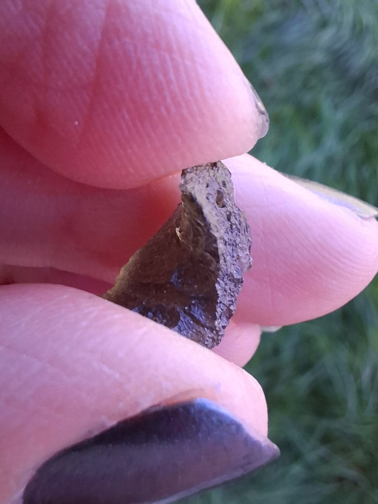 Moldavite Piece, 0.81g, Tektite (Ref: 1400)