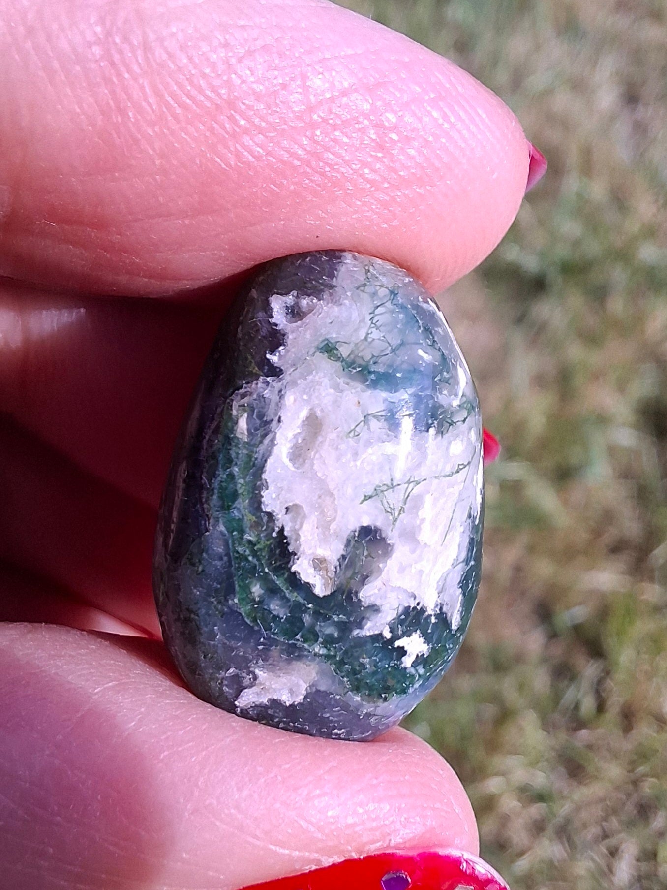 Green Moss Agate, Tumble Stone, Crystal (Ref: T168)