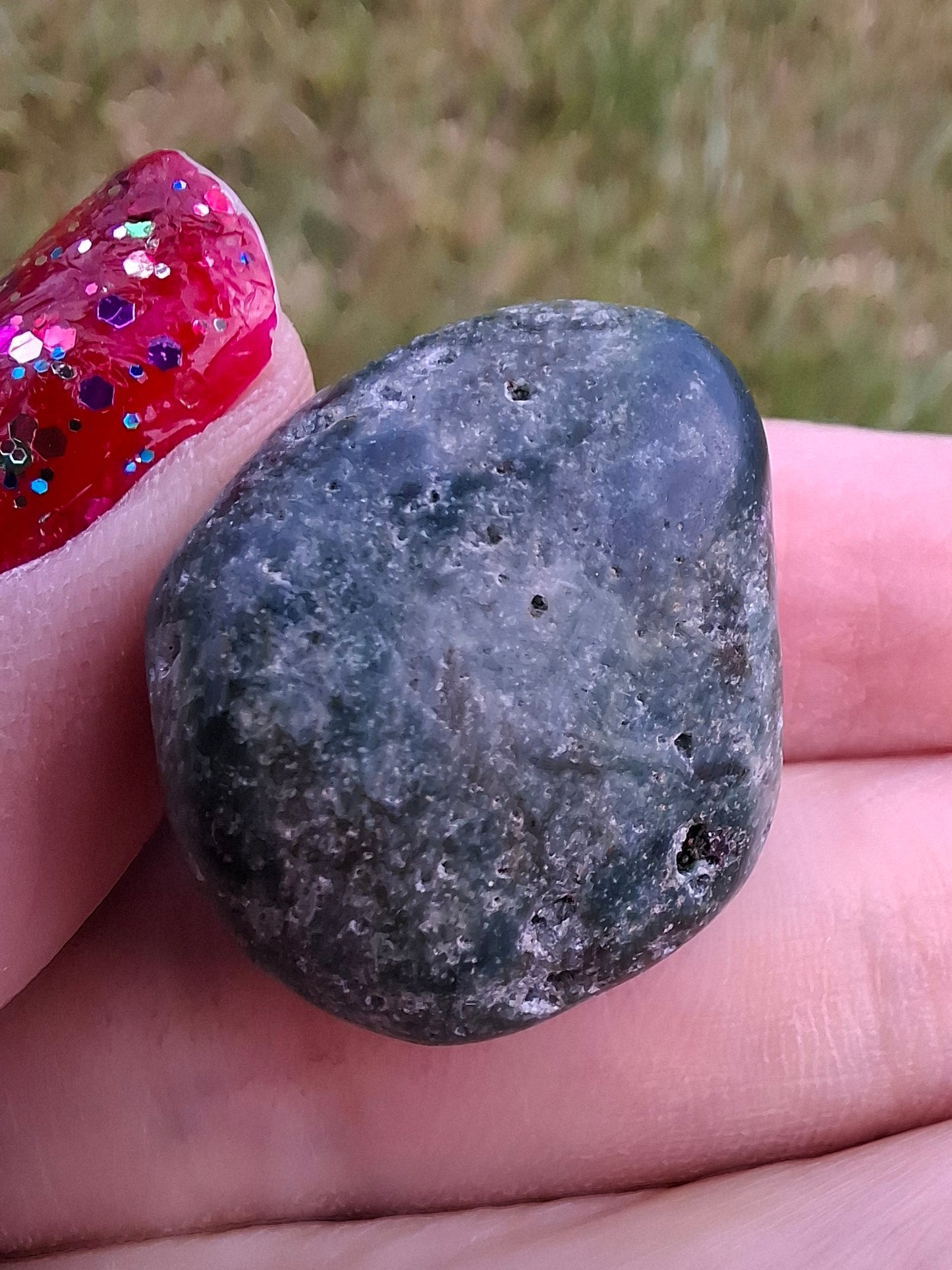 Green Moss Agate, Tumble Stone, Crystal (Ref: T172)
