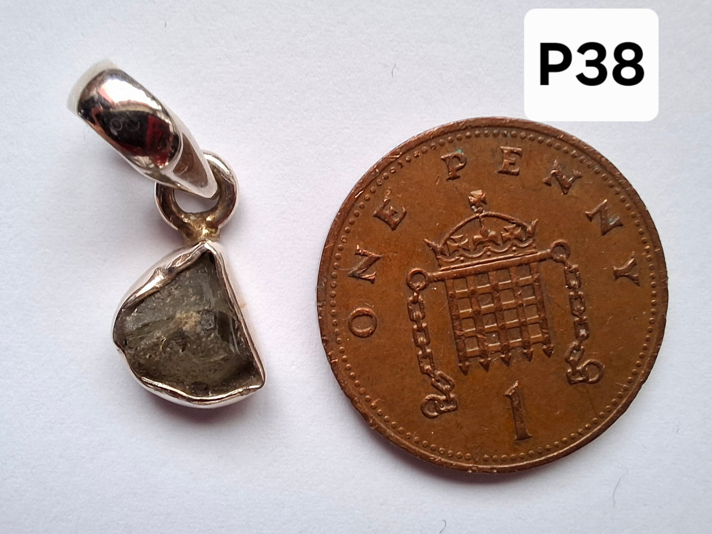 Moldavite Pendant, 925 Silver, Tektite (Ref: P38)