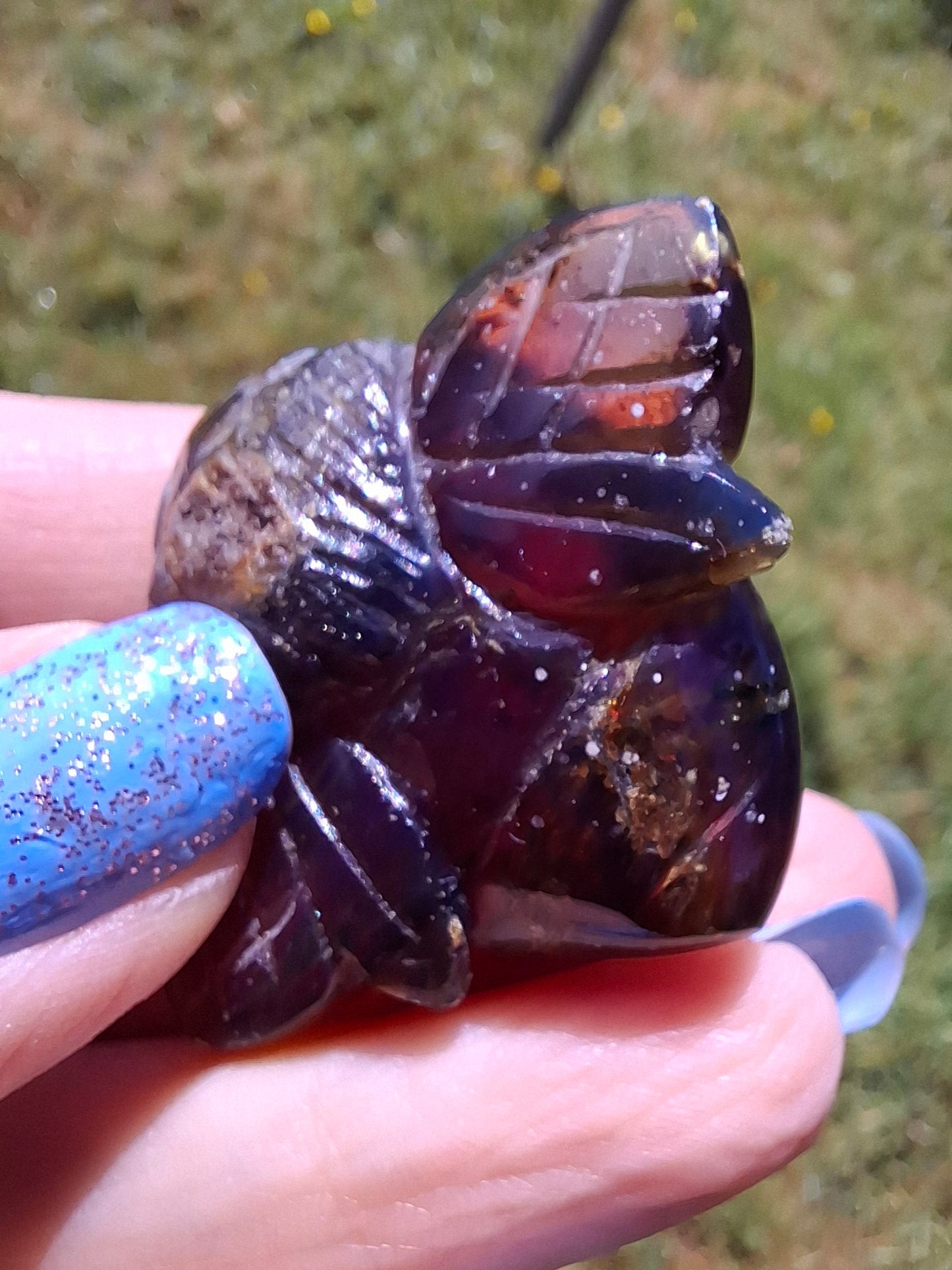 Red Amber Honey Bee Carving, 10.66g, Fossil (Ref: Bee39)