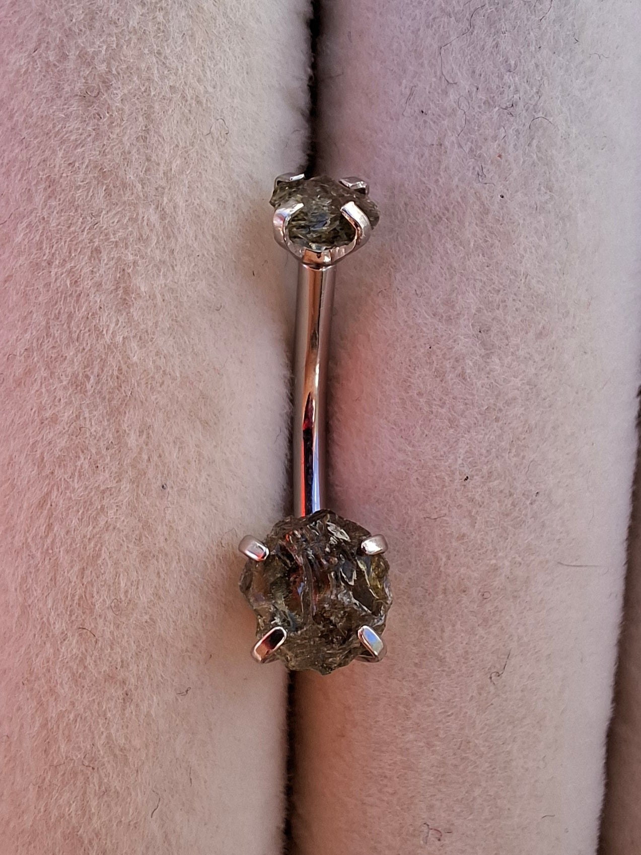 Moldavite (raw) BELLY BAR, 14G, Surgical Steel, Tektite (Ref: BB7)
