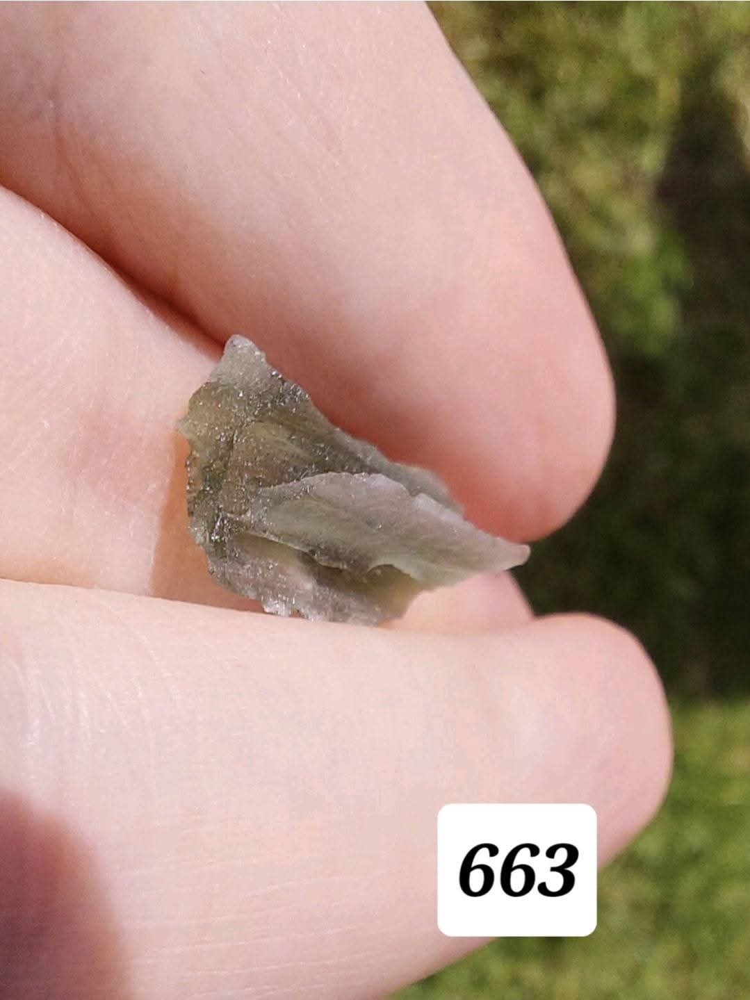 Moldavite Piece, 0.68g, Tektite (Ref: 663)