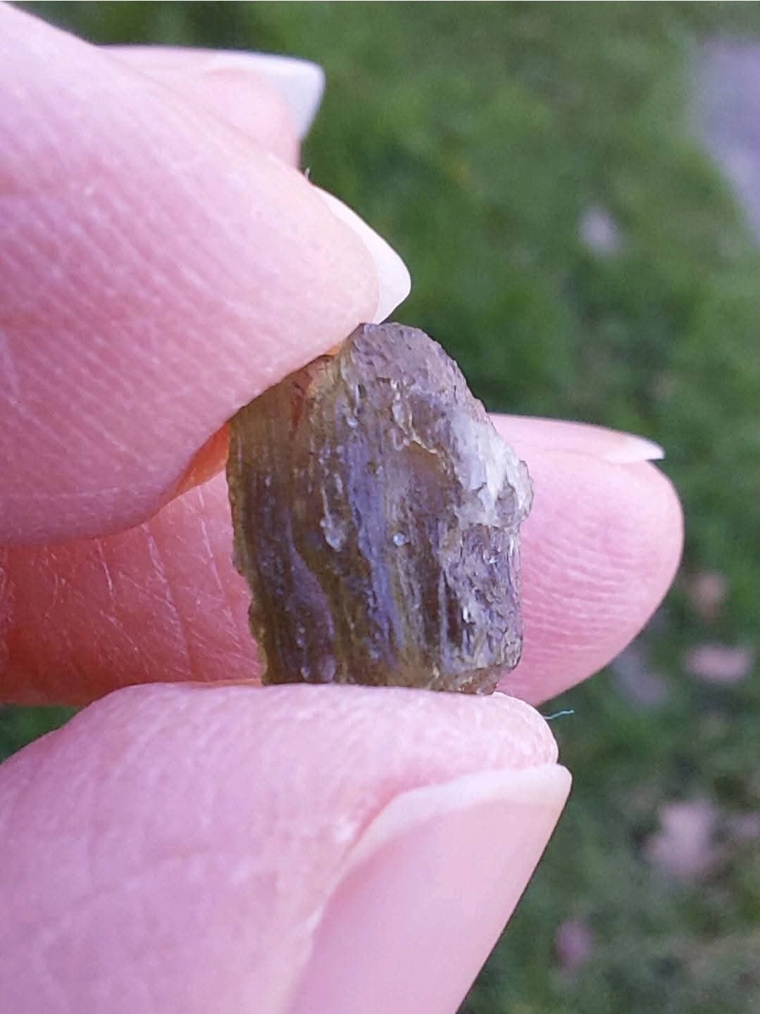 Moldavite Piece, 0.66g, Tektite (Ref: 1010)