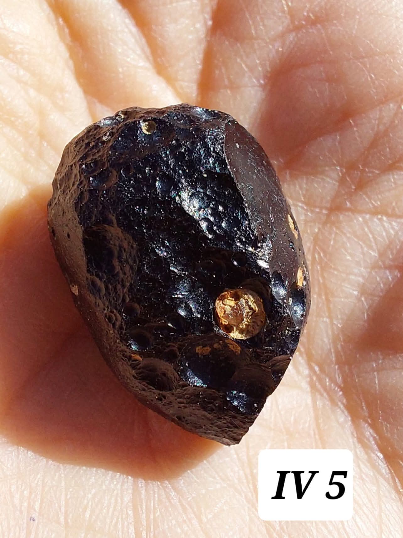 Ivory Coast (Ivorite), RAREST TEKTITE IN THE WORLD, 8.88g, Tektite (Ref: IV5)