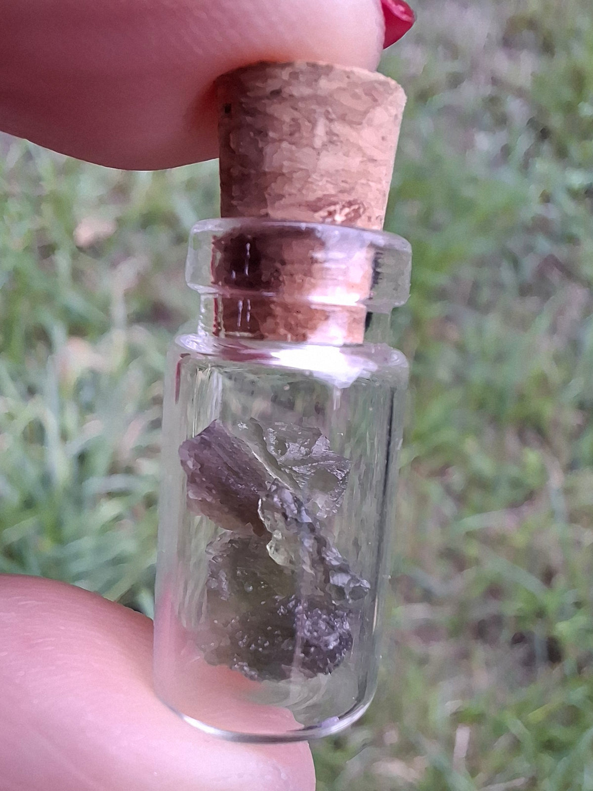 Moldavite Chips (0.50g) in 1ml Bottle, Tektite (Ref: B28)