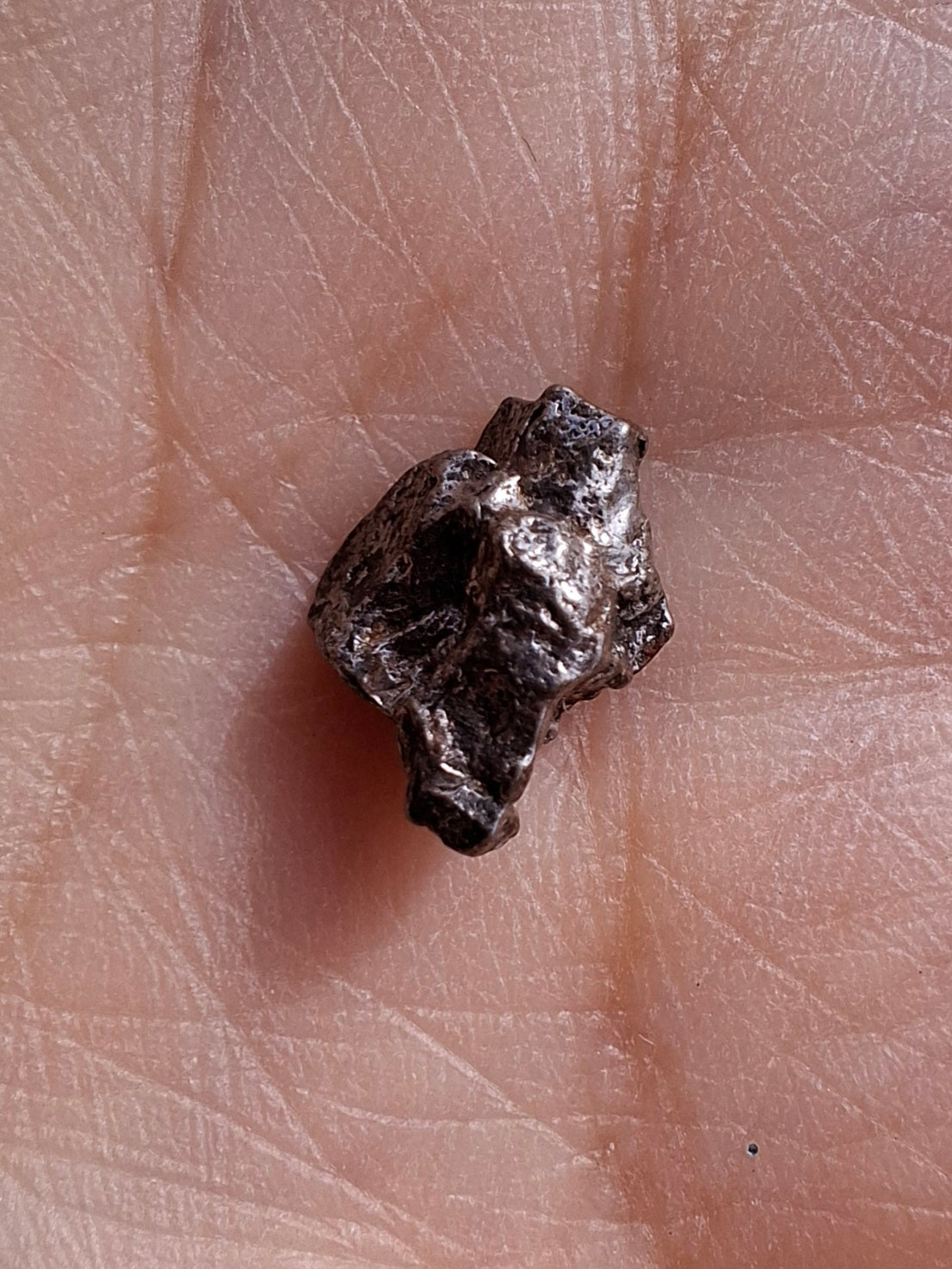 Campo del Cielo, 1.00g, Nickel Iron Meteorite (Ref: C6)