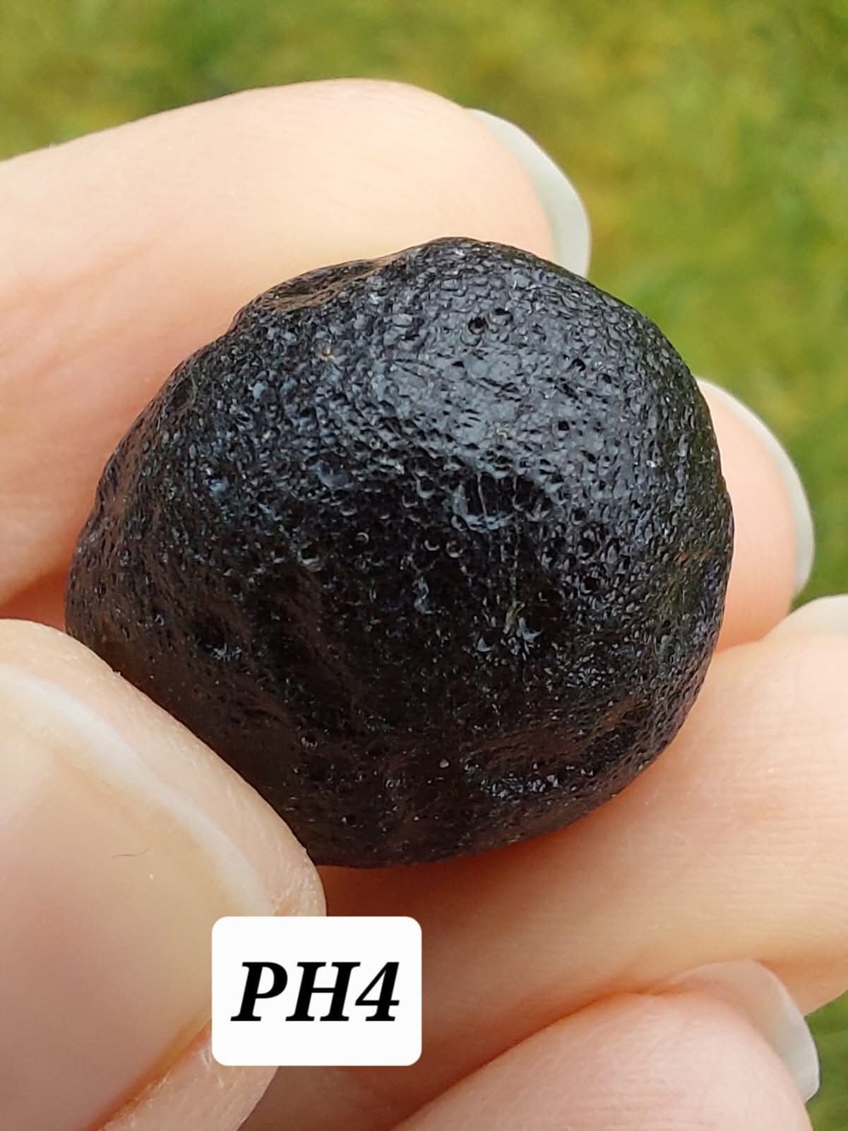 Philippinite (Rizalite), 11.42g, Tektite