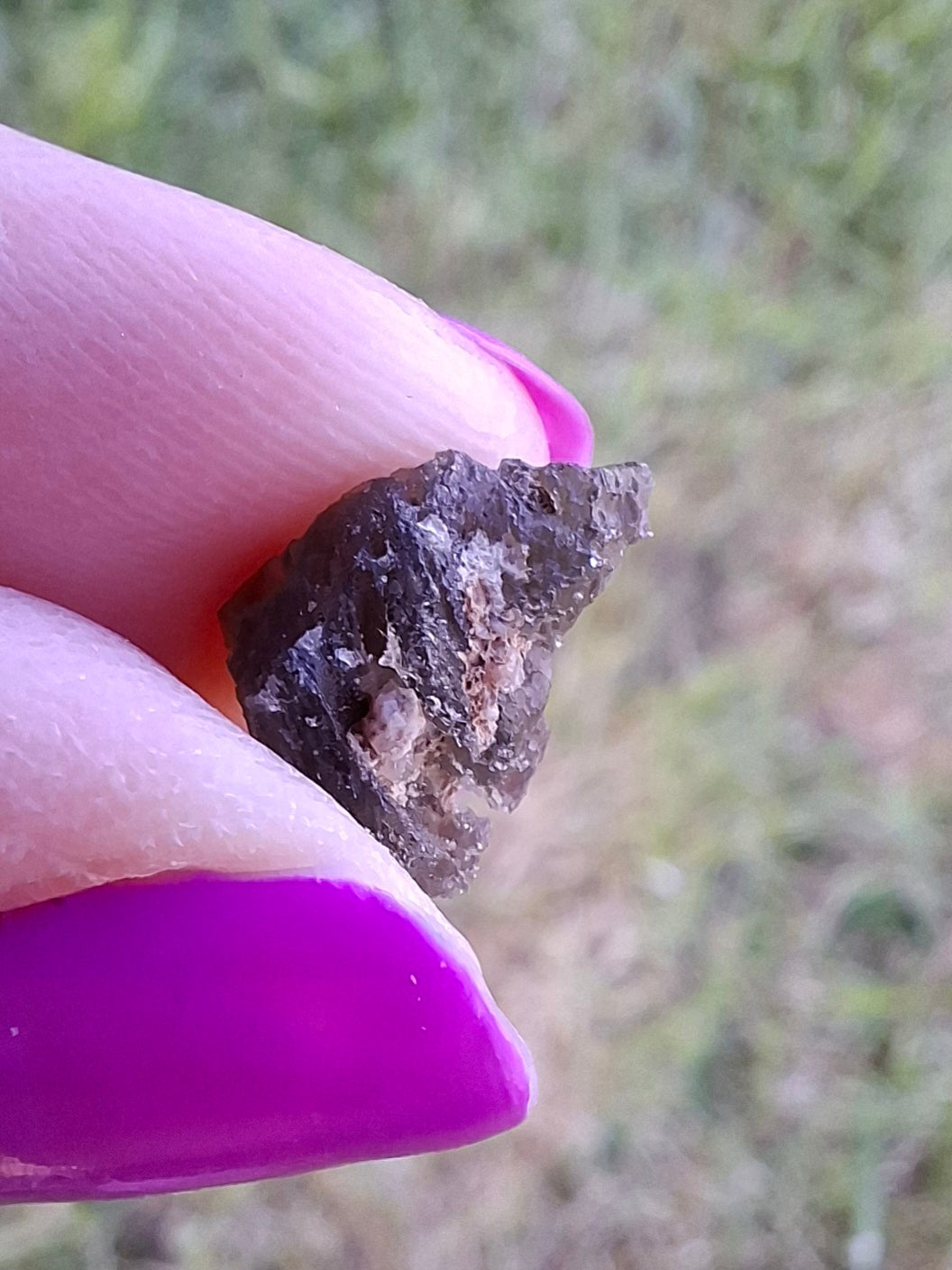 Moldavite Piece, 0.65g, Tektite (Ref: 1459)