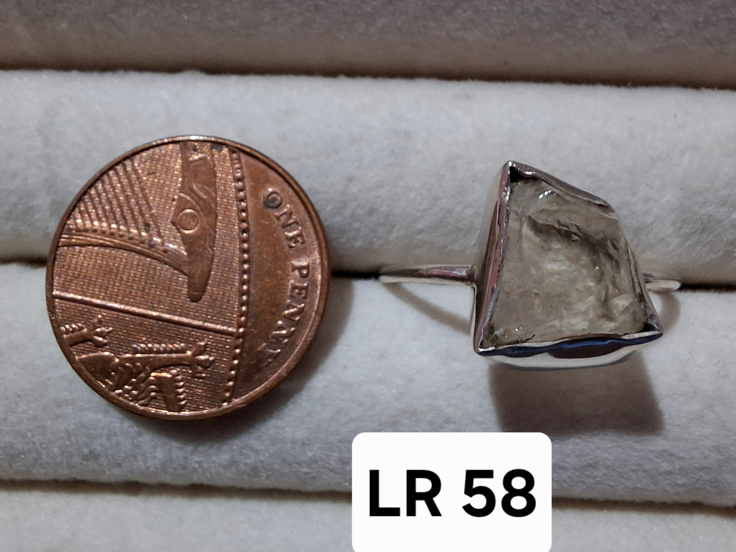 Libyan Desert Glass Ring, size large V, 925 Silver, Tektite (Ref: LR58)