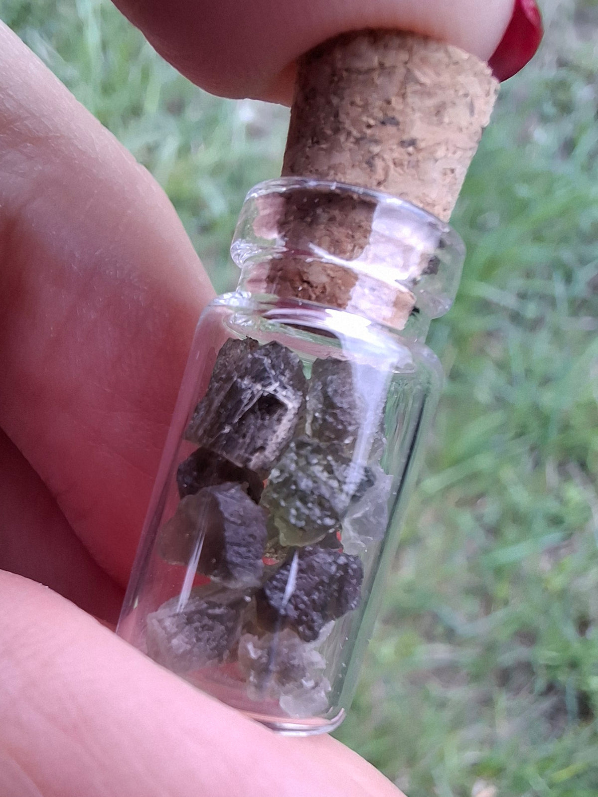 Moldavite Chips (1.00g) in 1ml Bottle, Tektite (Ref: B36)