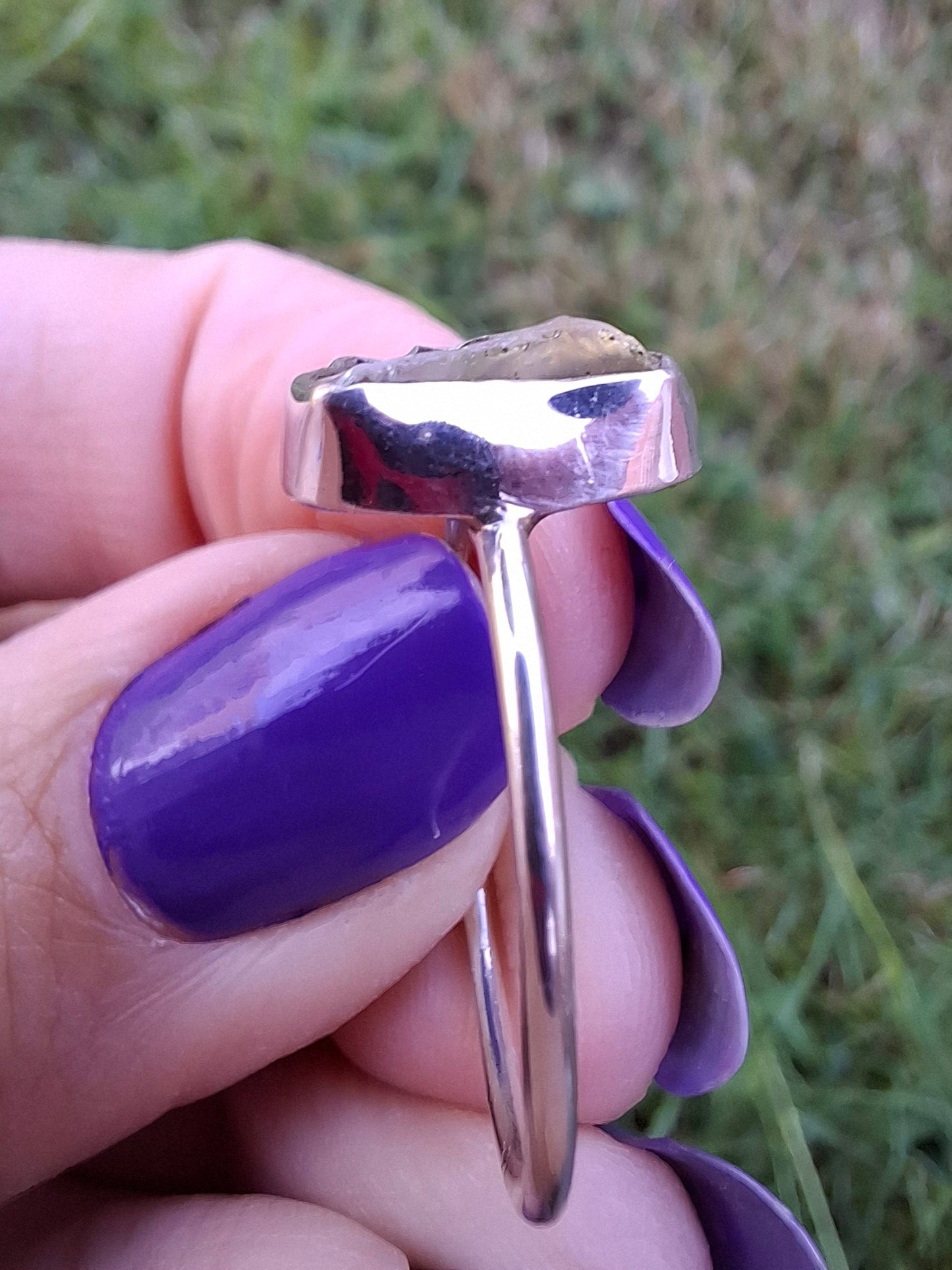 Libyan Desert Glass Ring, size large V, 925 Silver, Tektite (Ref: LR54)