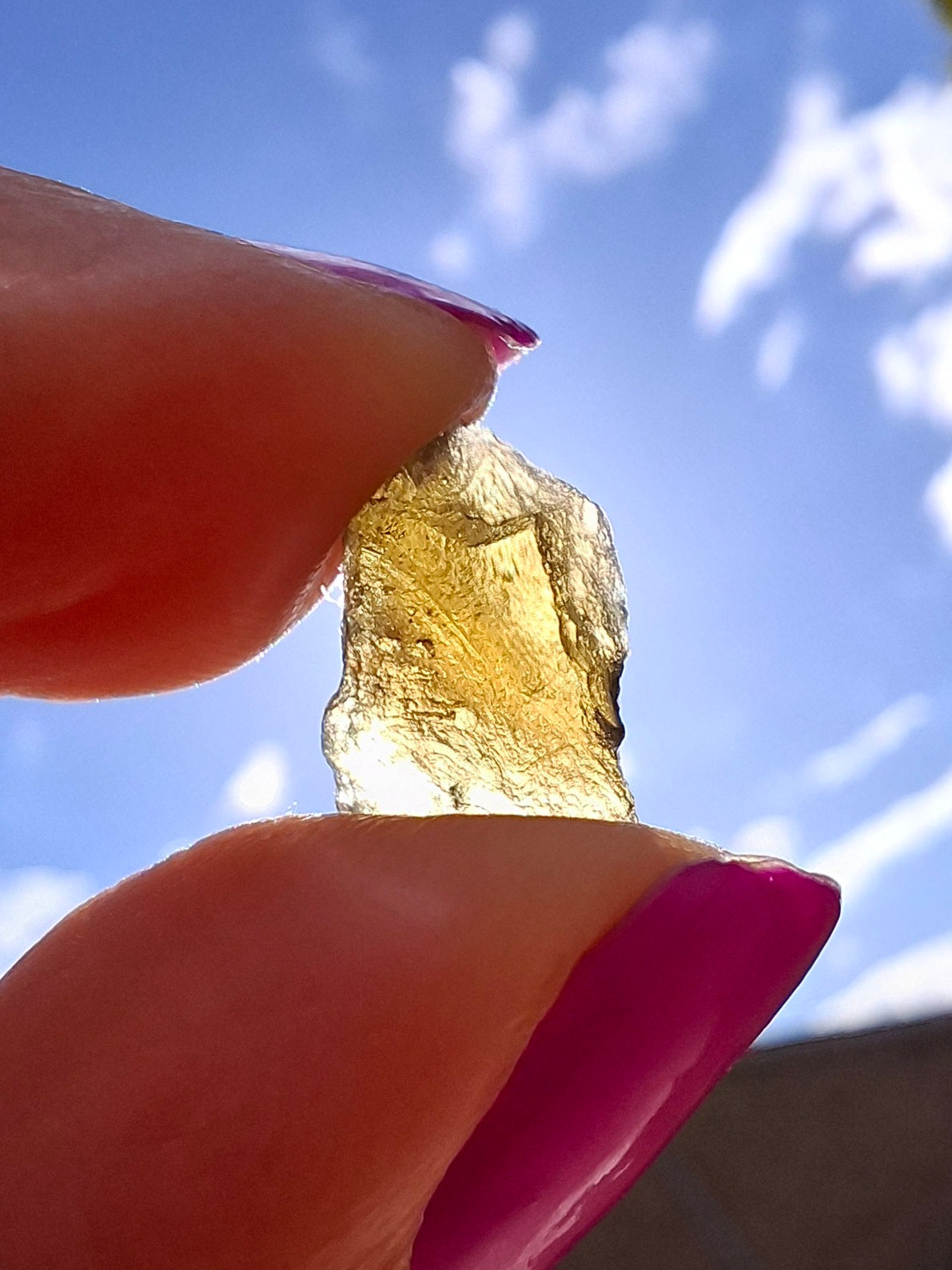 Moldavite Piece, 0.72g, Tektite (Ref: 1443)
