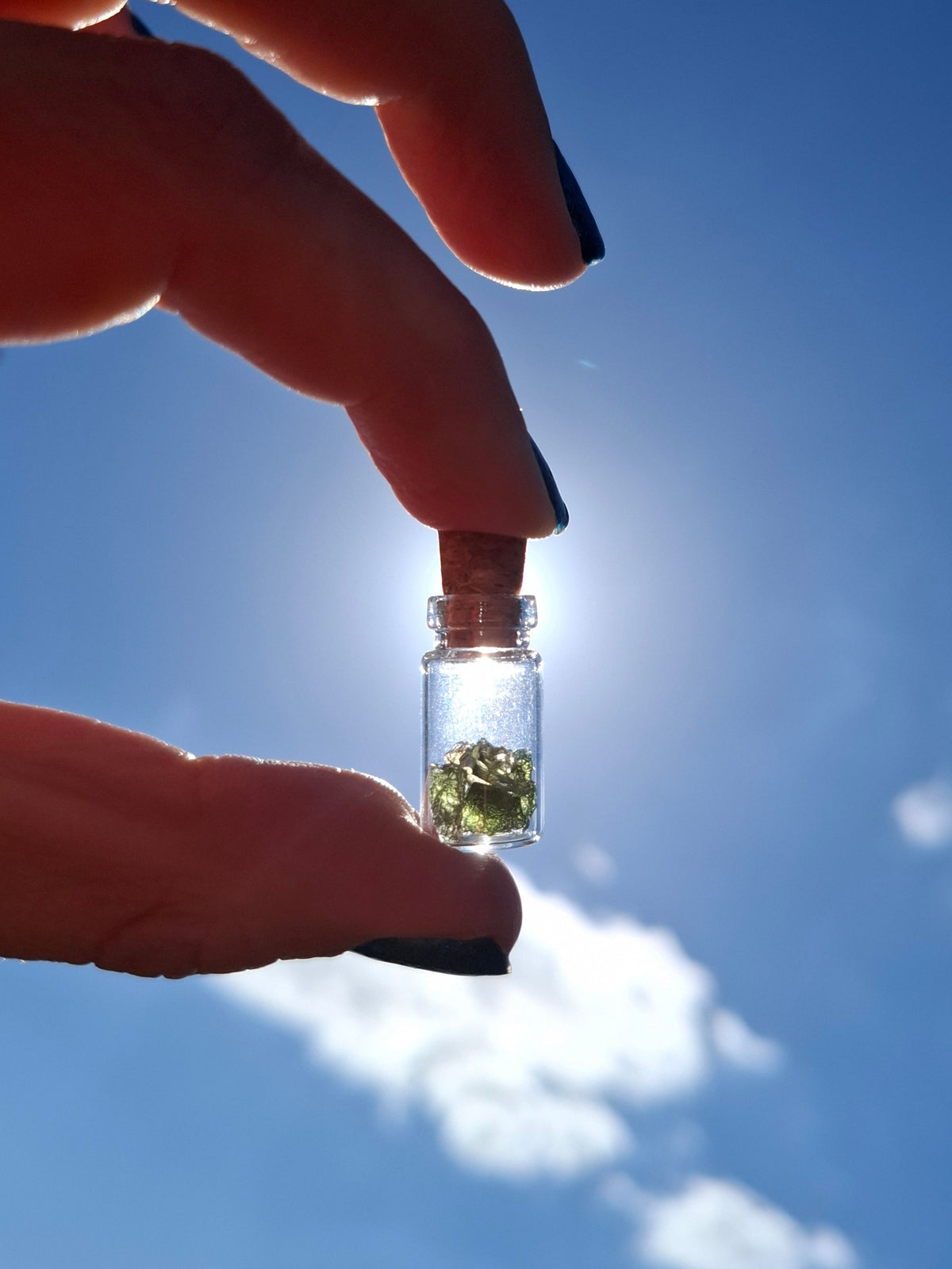 Moldavite Chips (0.50g) in 1ml Bottle, Tektite (Ref: B28)