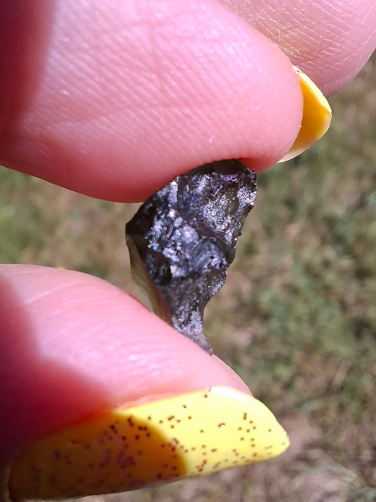Moldavite Piece, 0.70g, Tektite (Ref: 1475)