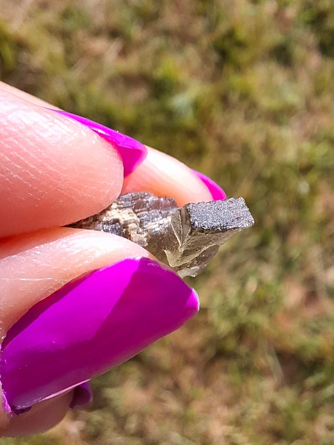 Moldavite Piece, 0.66g, Tektite (Ref: 1436)
