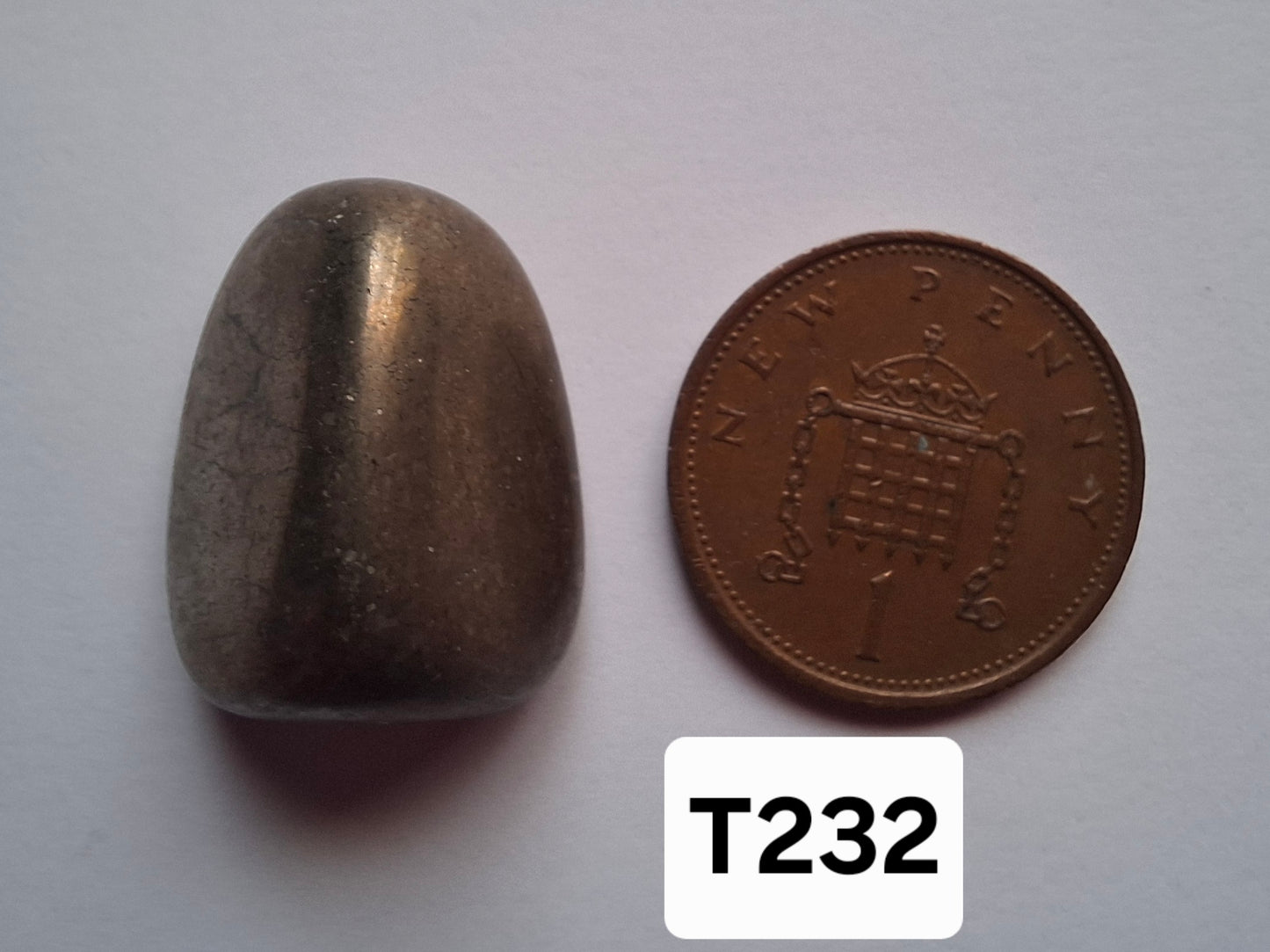 Apache Gold Tumble Stone, Crystal (Ref: T232)
