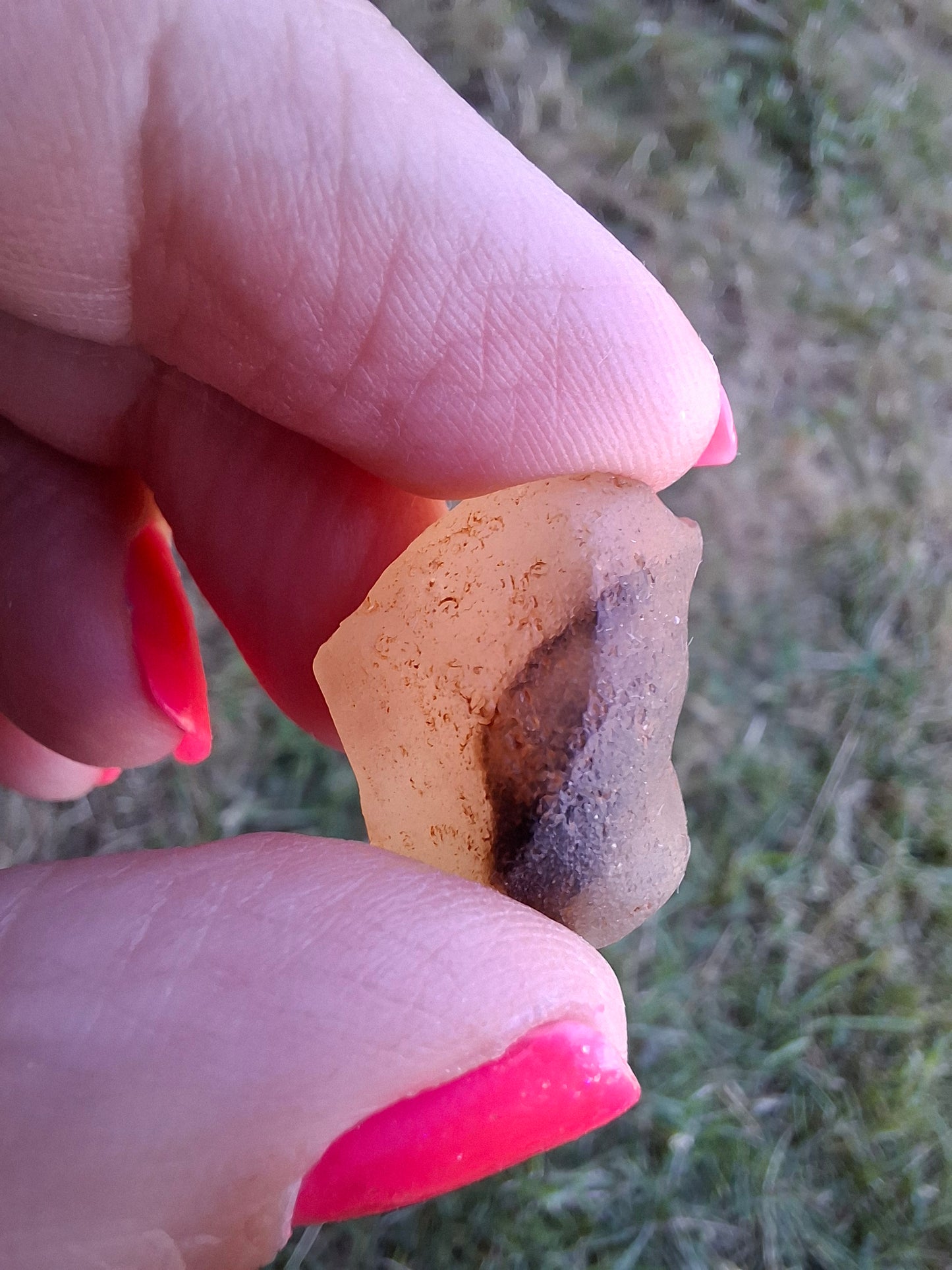 Libyan Desert Glass (darker) Piece, 4.70g, Tektite (Ref: L1372)
