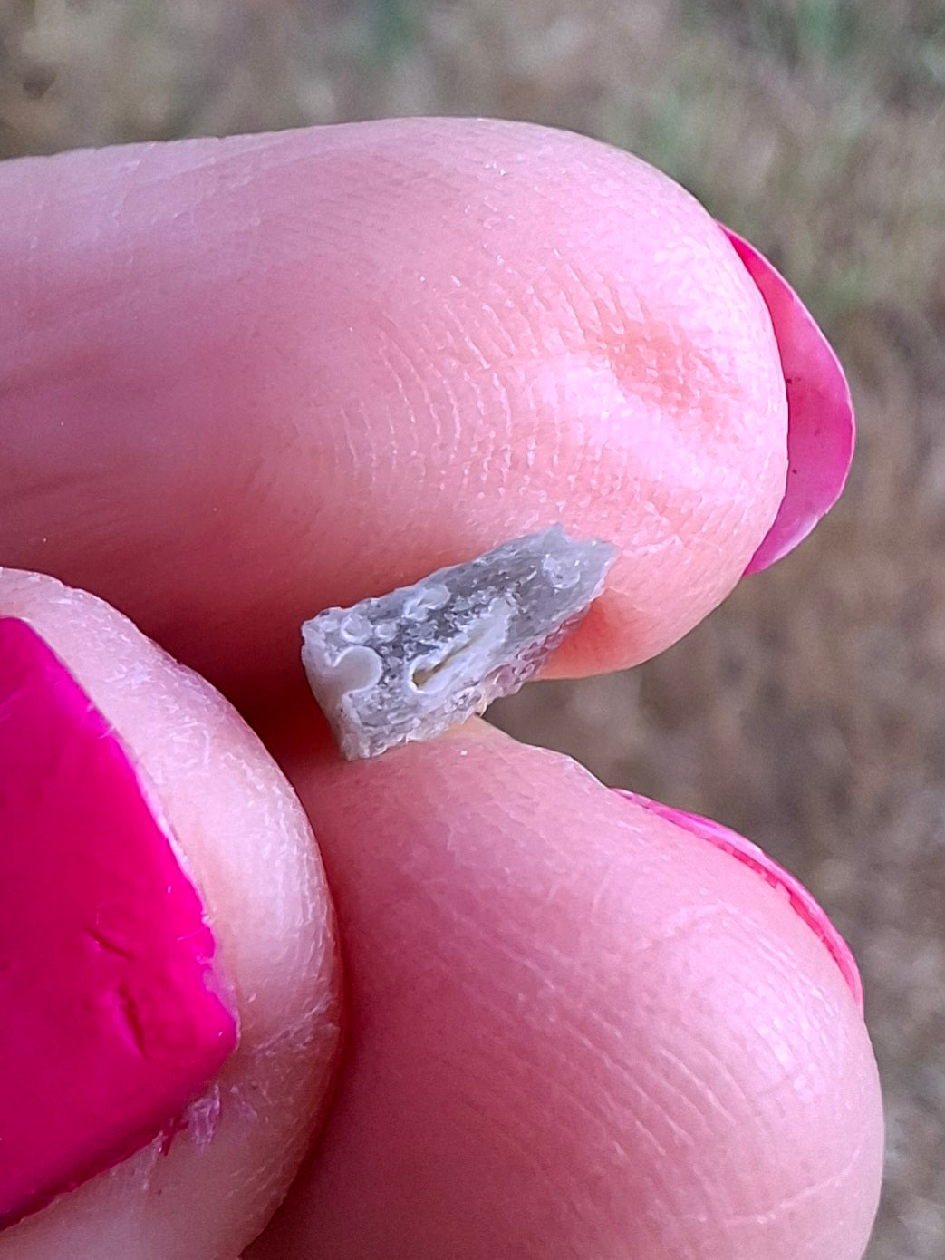 Moldavite tiny piece, SNOWFLAKE, FROSTED, BRUSNA, 0.18g, Tektite (Ref: 1496)