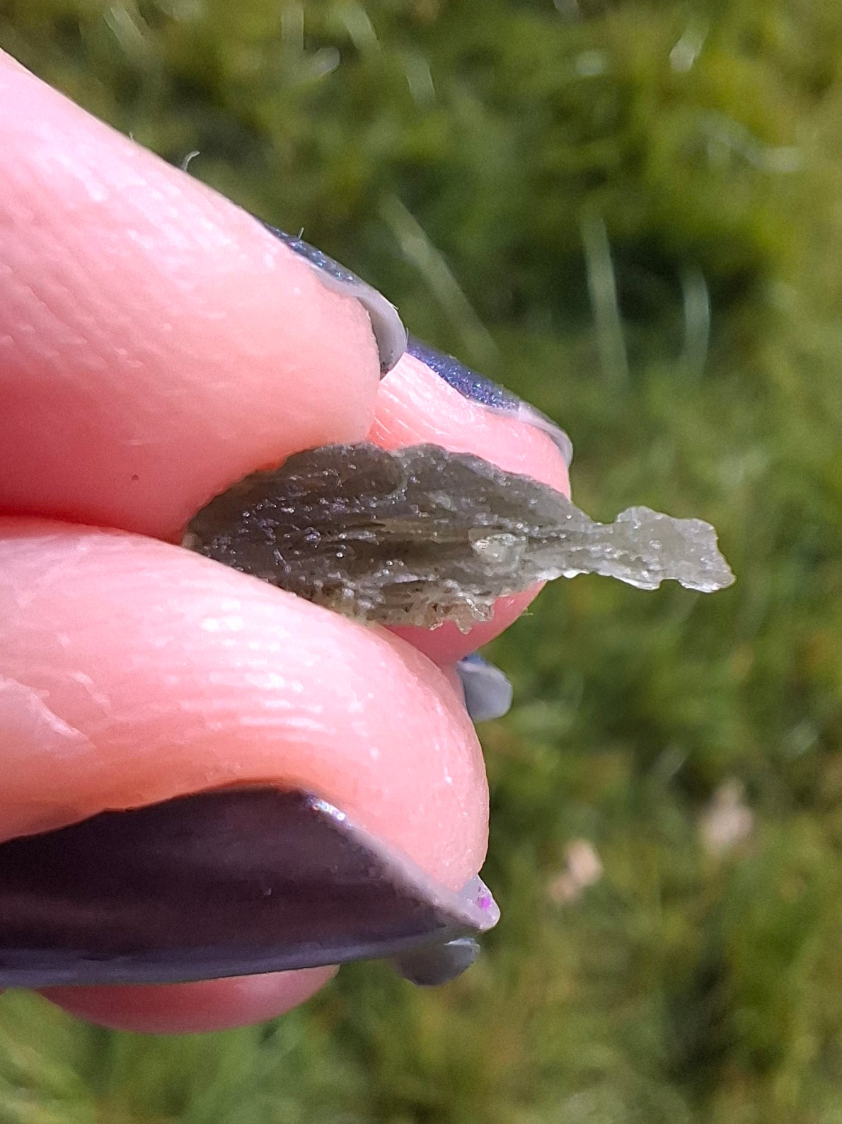 Moldavite Piece, 0.52g, Tektite (Ref: 1389)
