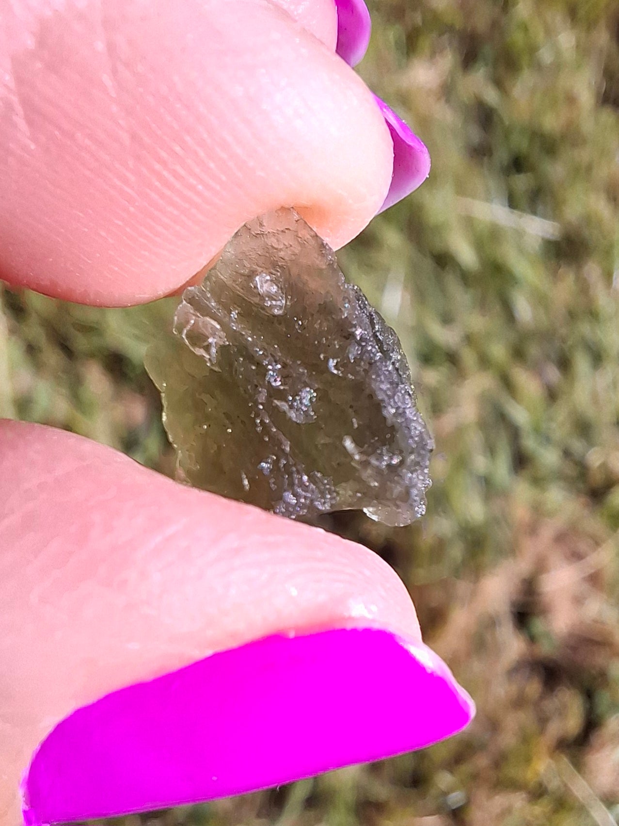 Moldavite Piece, 0.84g, Tektite (Ref: 1445)