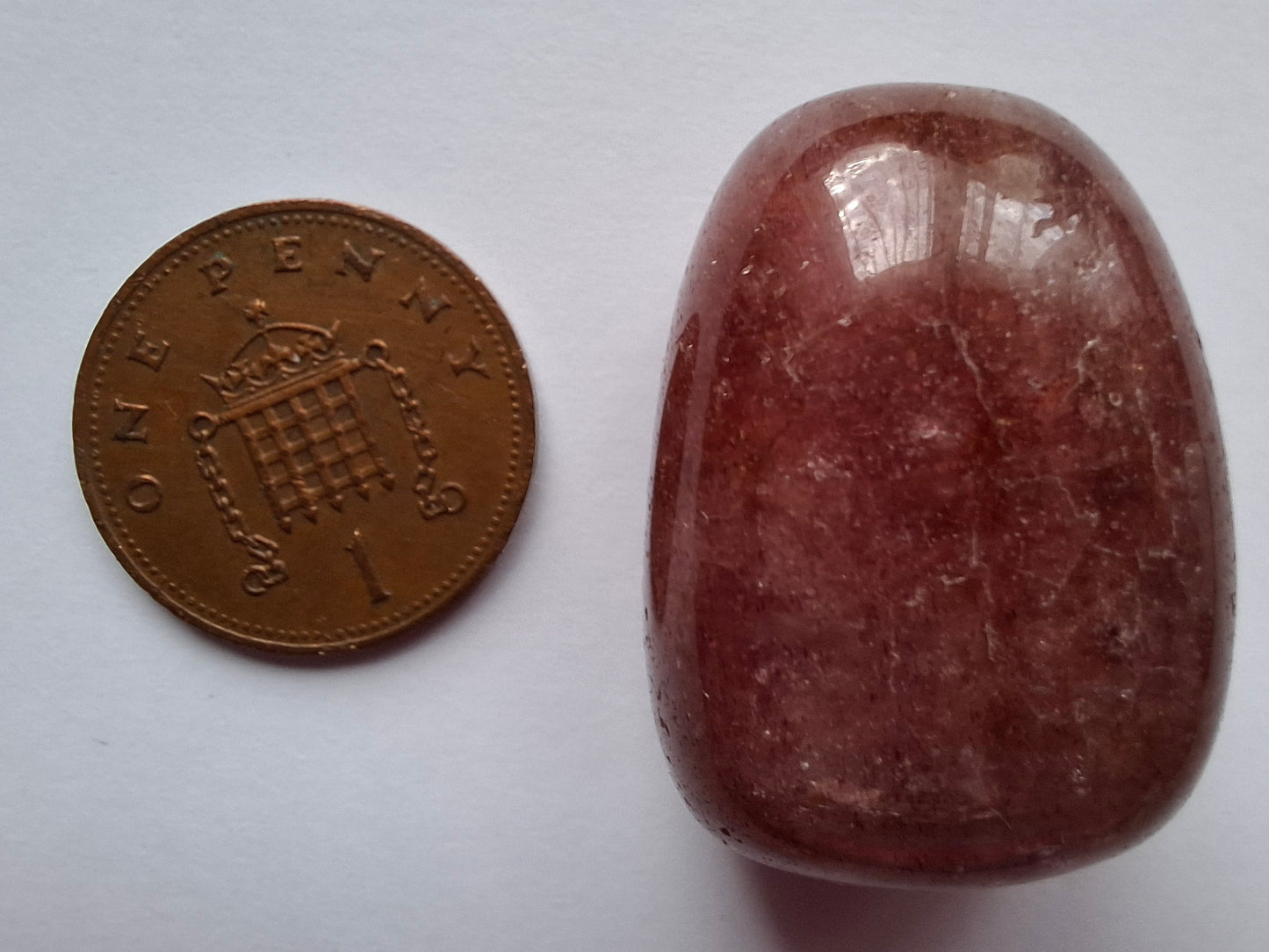 Strawberry Quartz, Tumble Stone, Crystal (Ref: T14)
