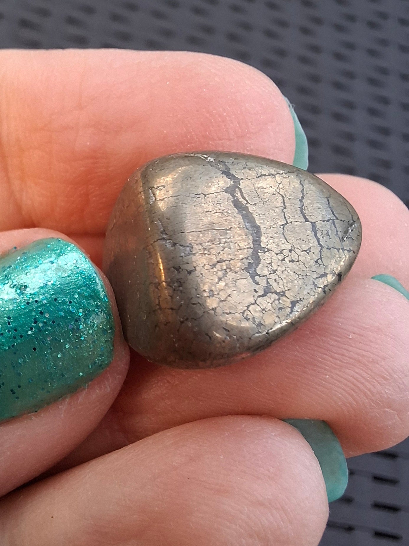 Apache Gold Tumble Stone, Crystal (Ref: T229)