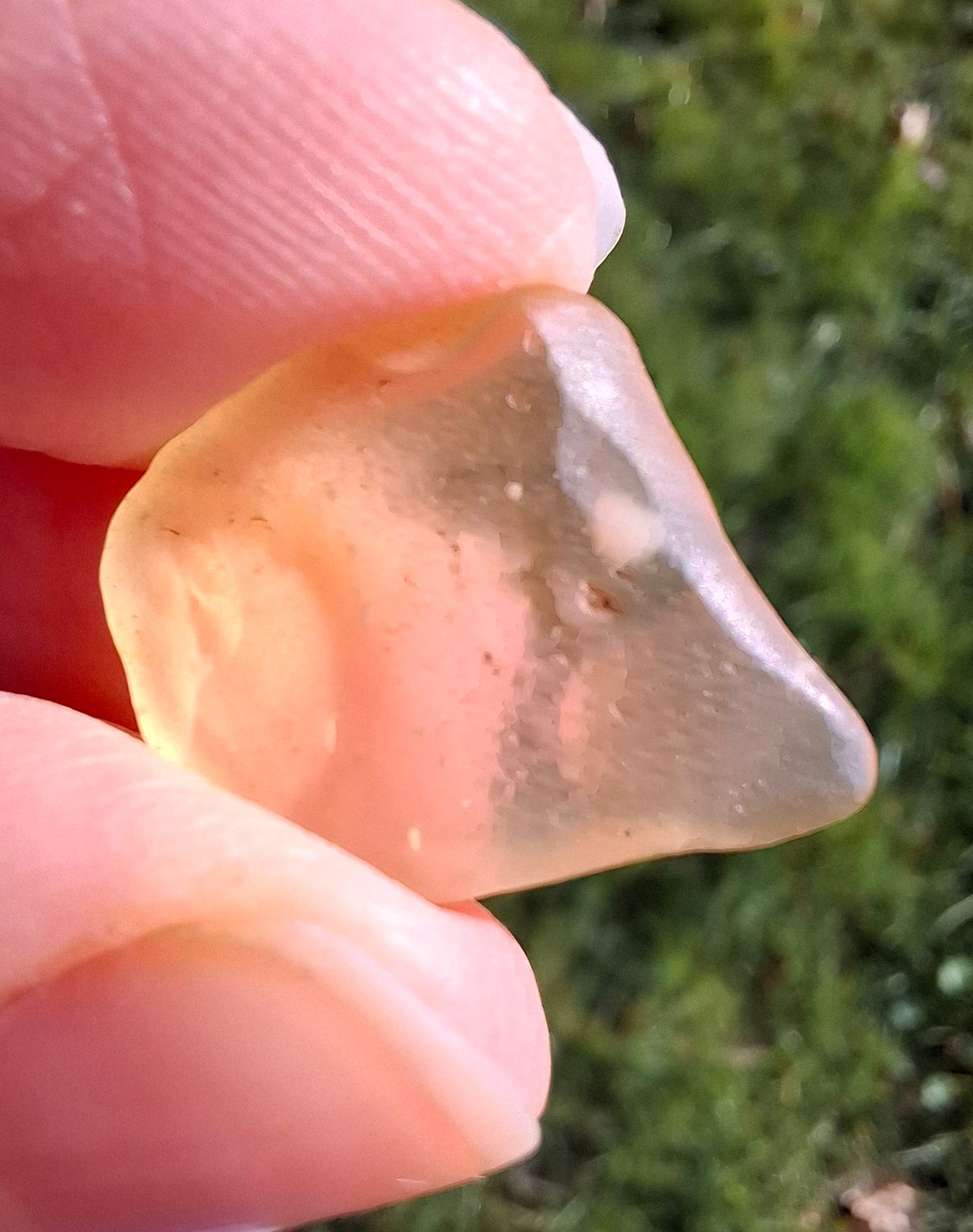 Libyan Desert Glass small Piece, 1.65g, Tektite (Ref: L1351)
